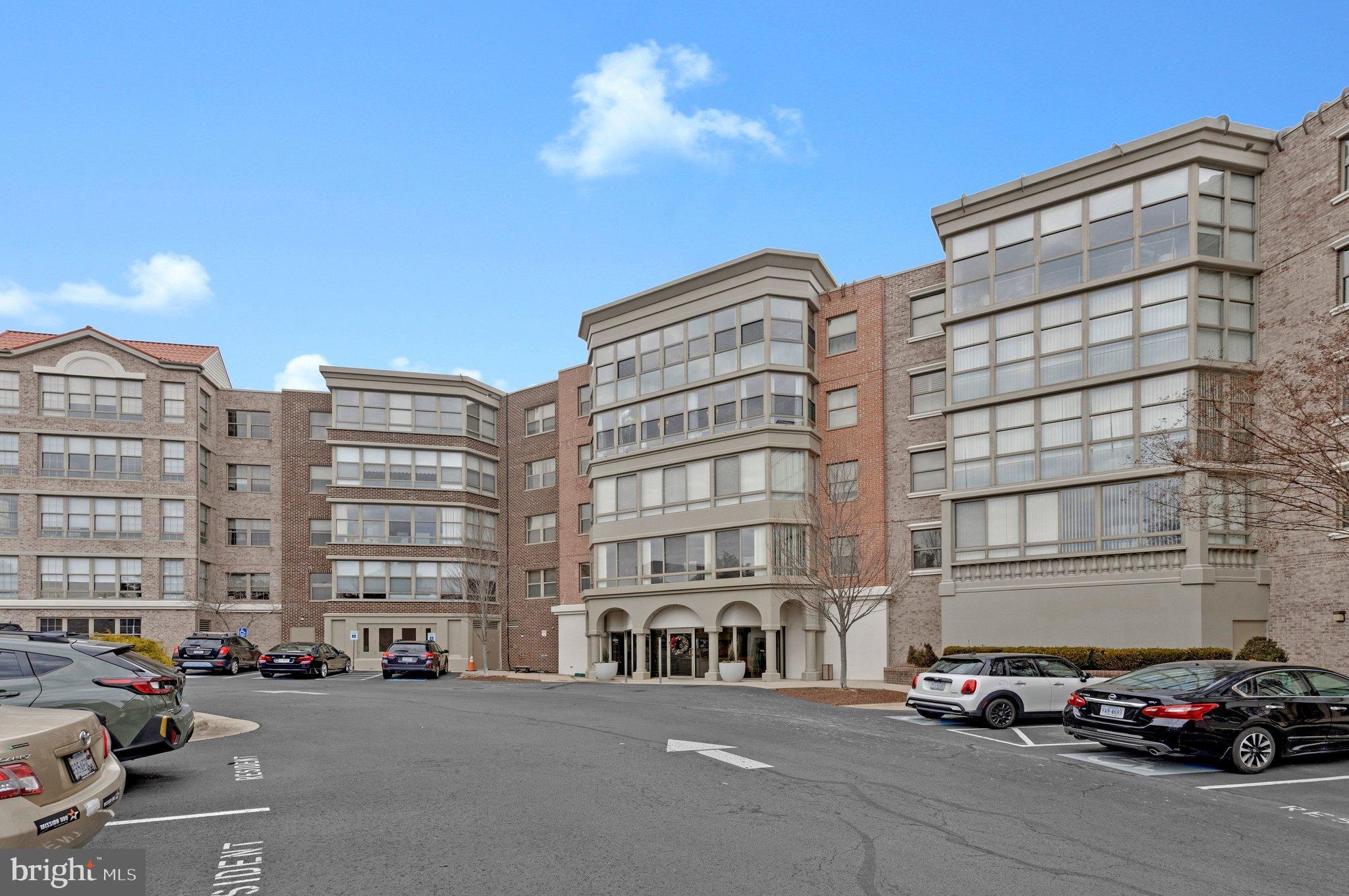 LANSDOWNE WOODS - Residential