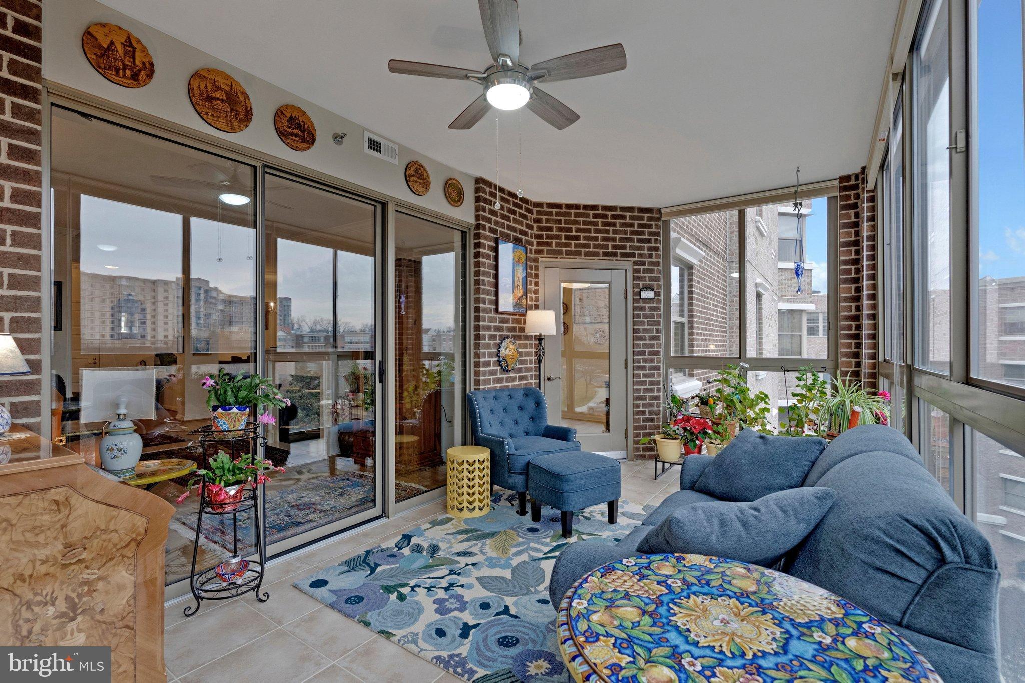 LANSDOWNE WOODS - Residential