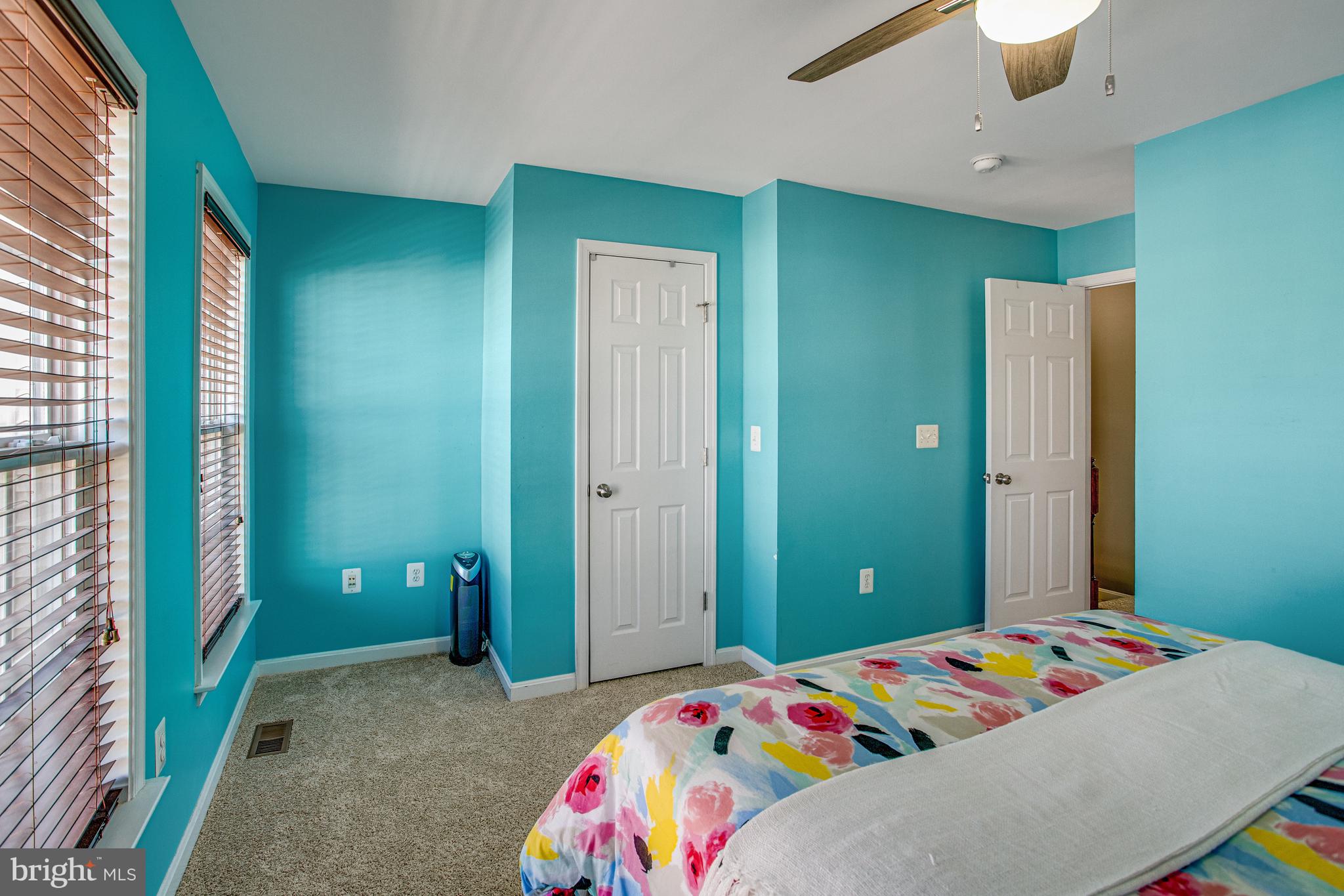 POWELLS RUN VILLAGE COND - Residential