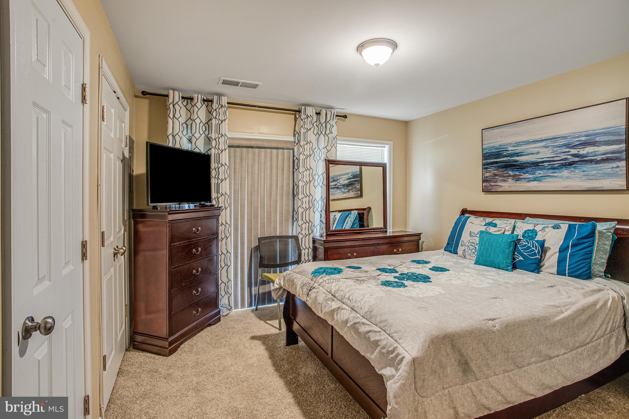 POWELLS RUN VILLAGE COND - Residential