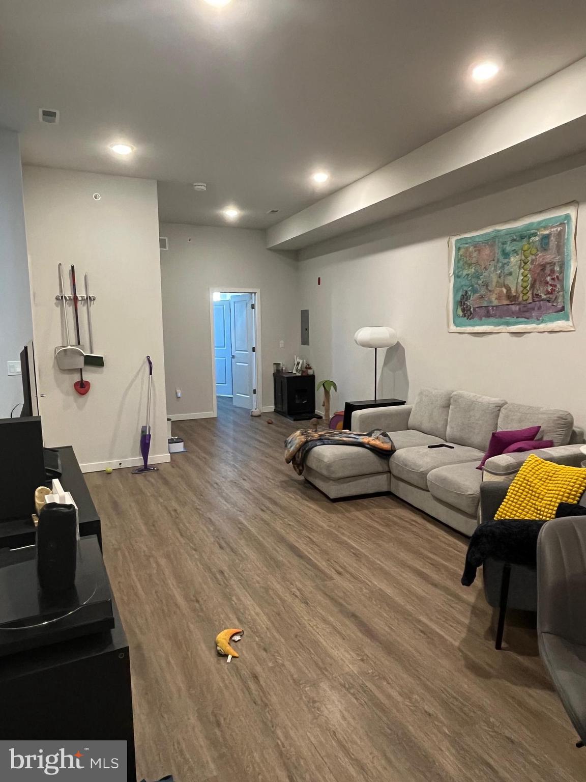 OLDE KENSINGTON - Residential Income