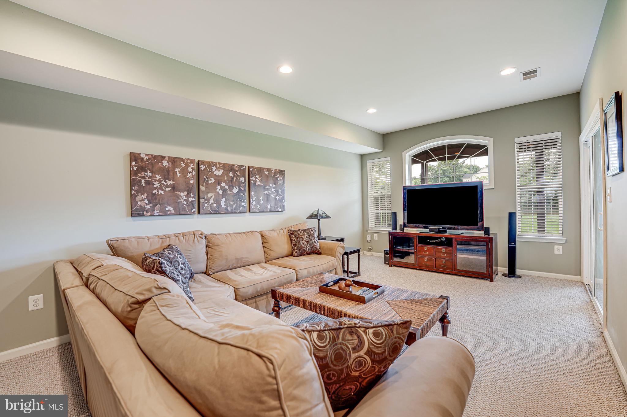 NORTHLAKE - Residential