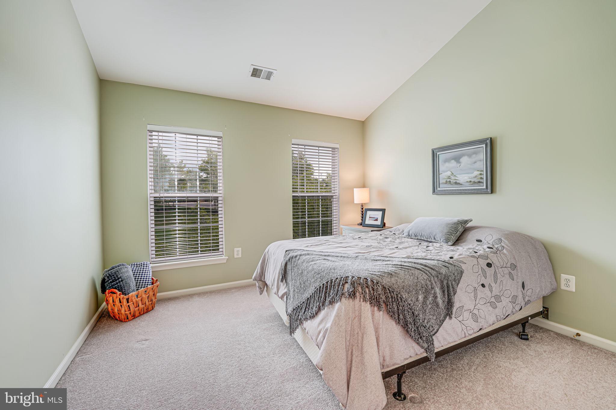 NORTHLAKE - Residential