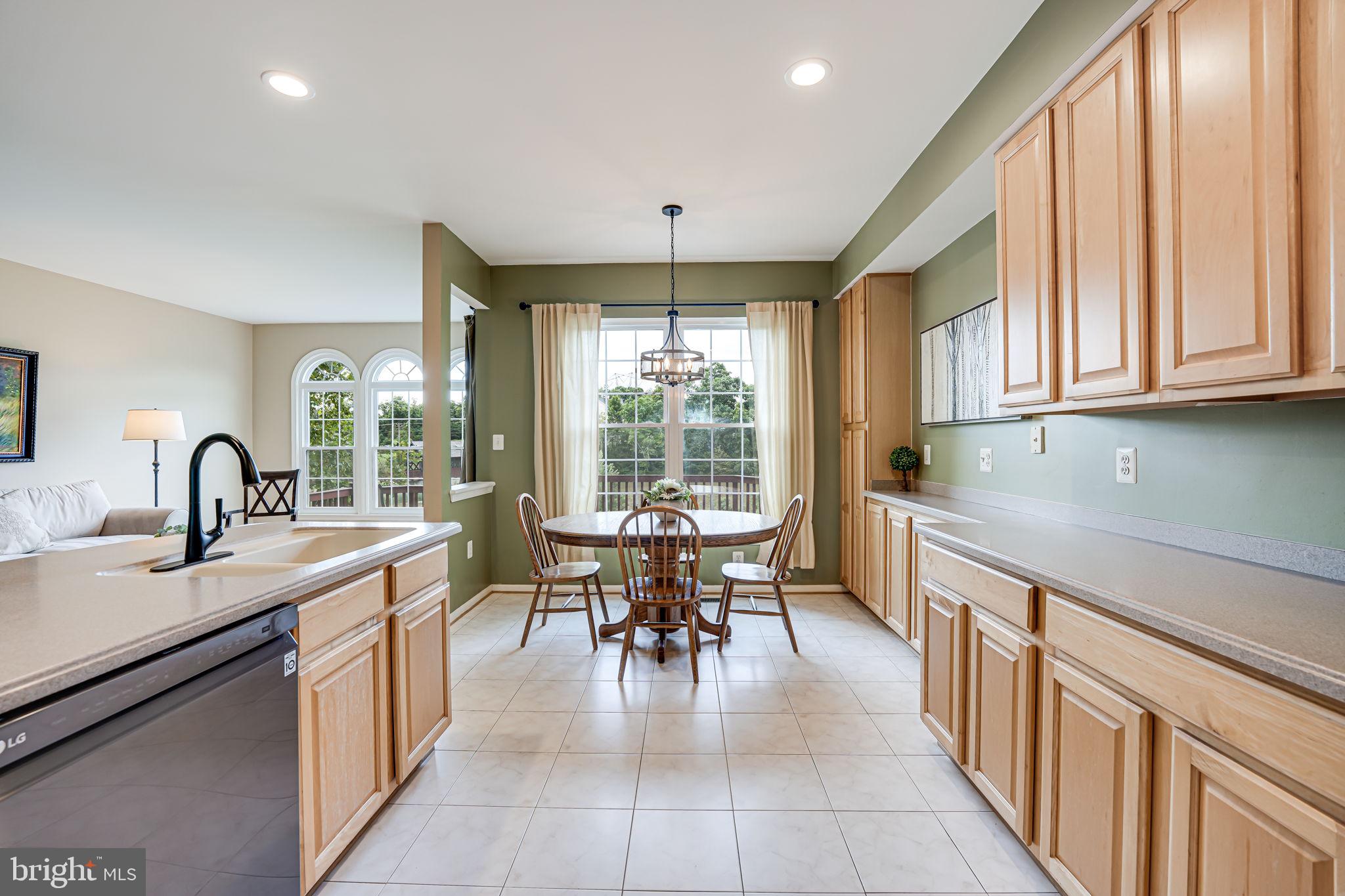 NORTHLAKE - Residential