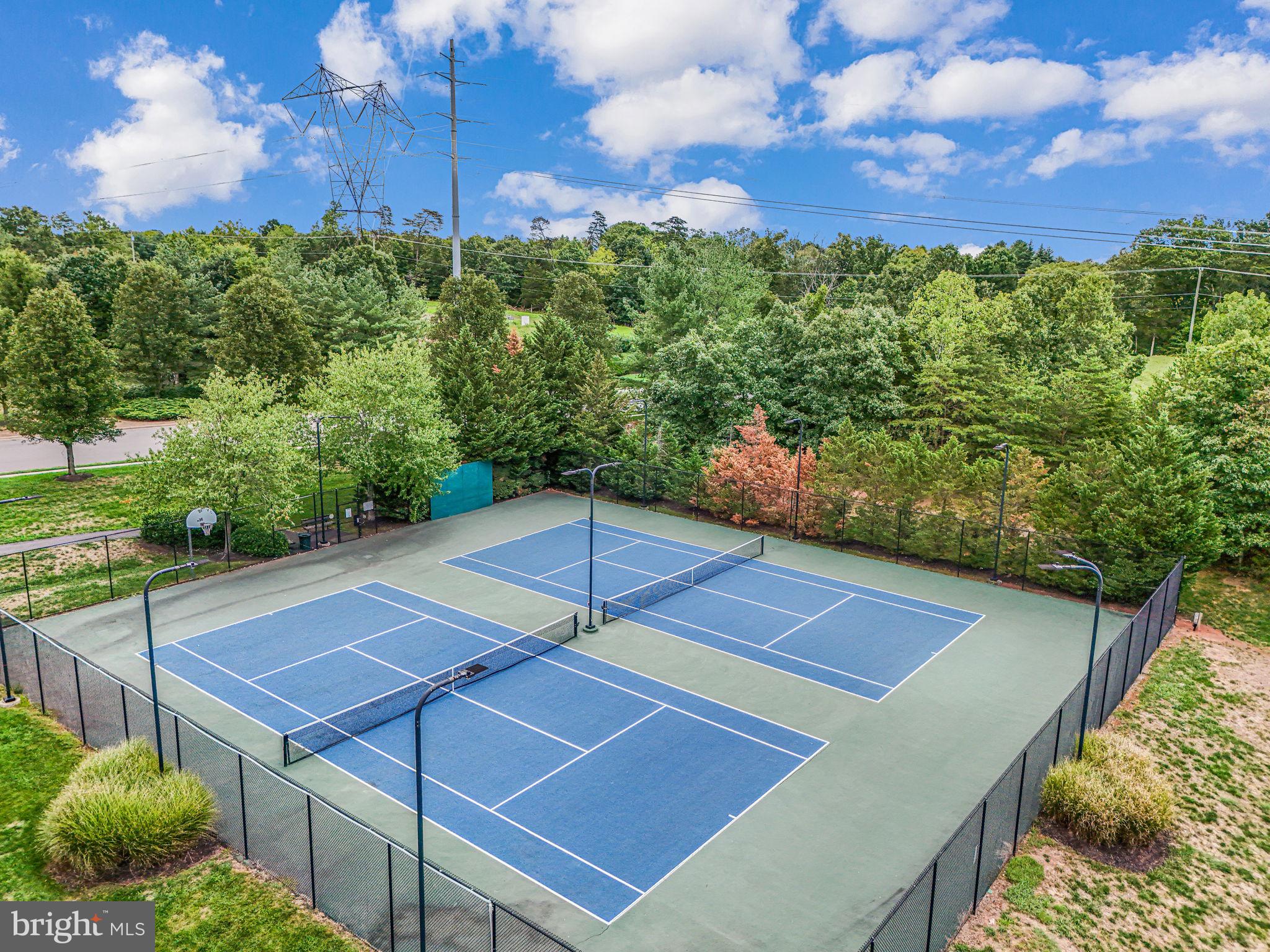 NORTHLAKE - Residential