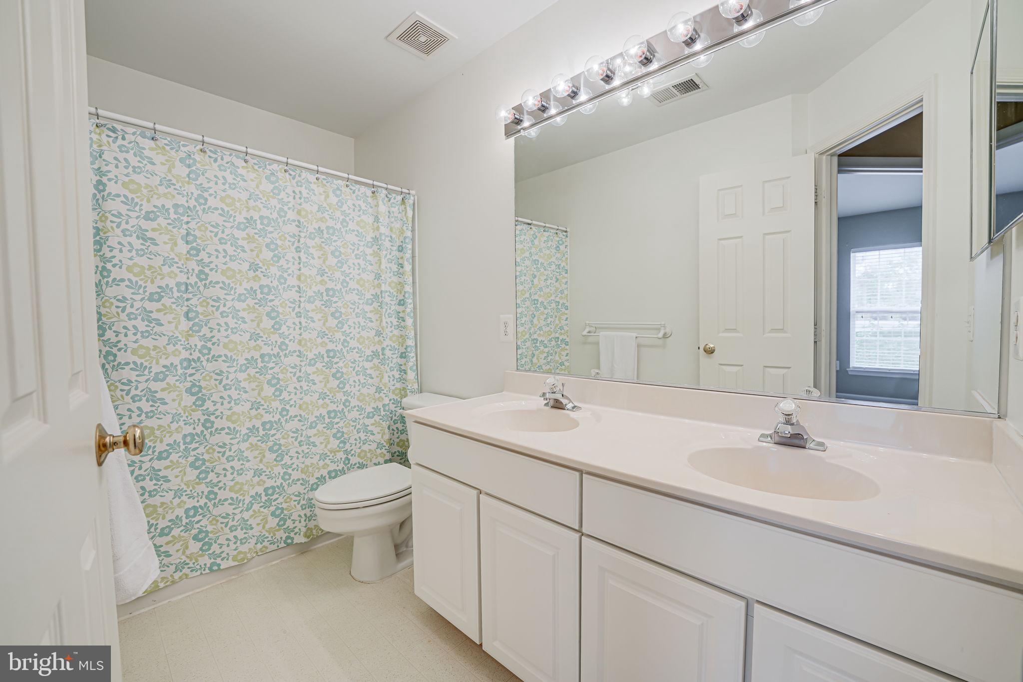 NORTHLAKE - Residential