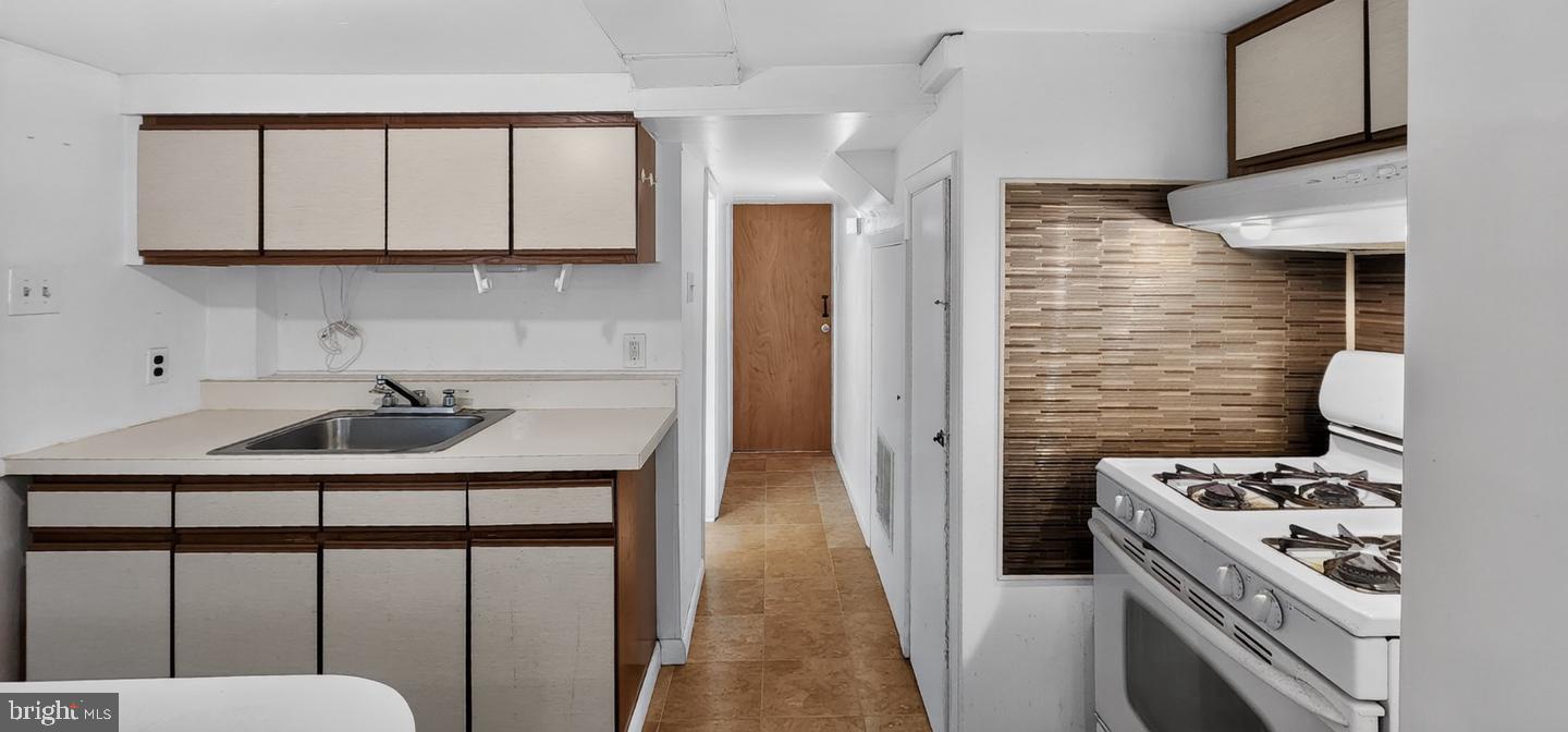 300 MAIDEN CHOICE LANE B