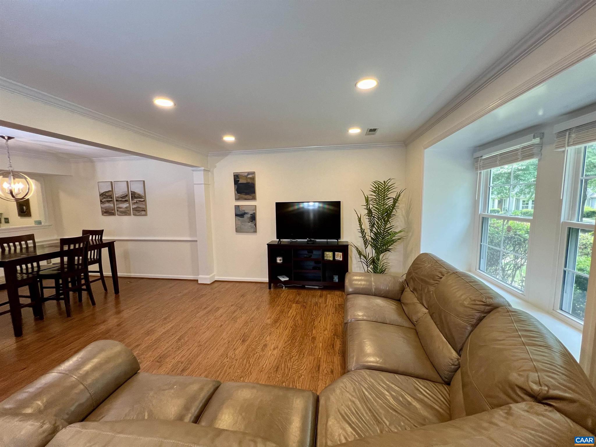 FOREST LAKES - Residential