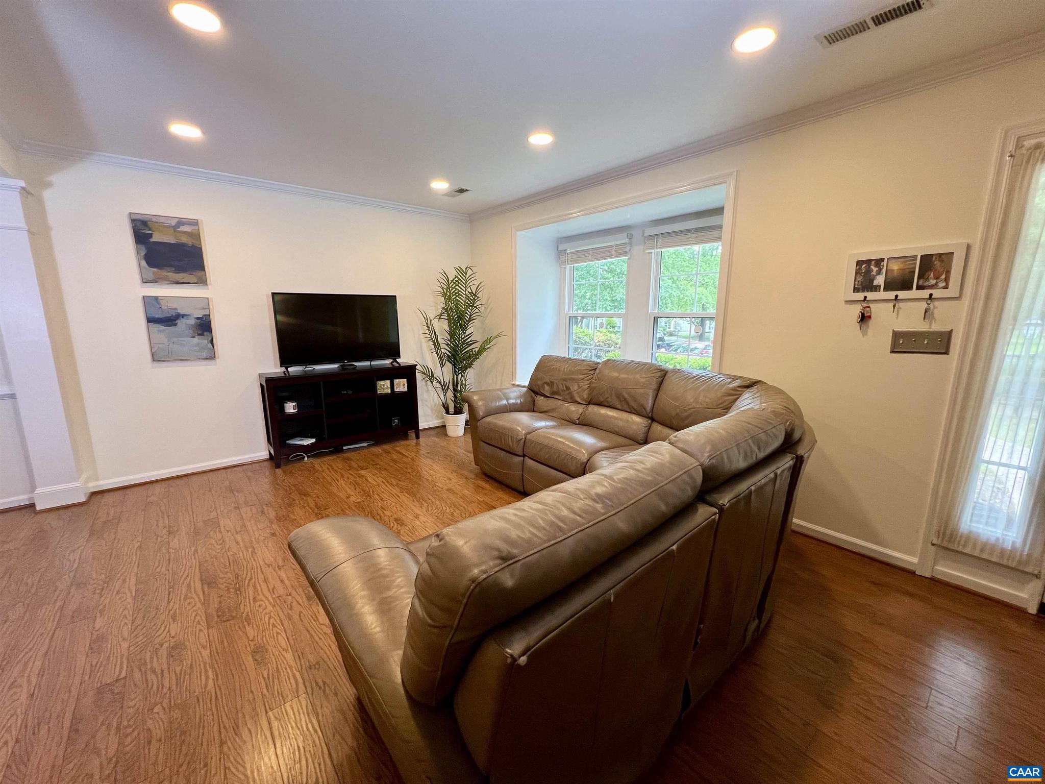 FOREST LAKES - Residential