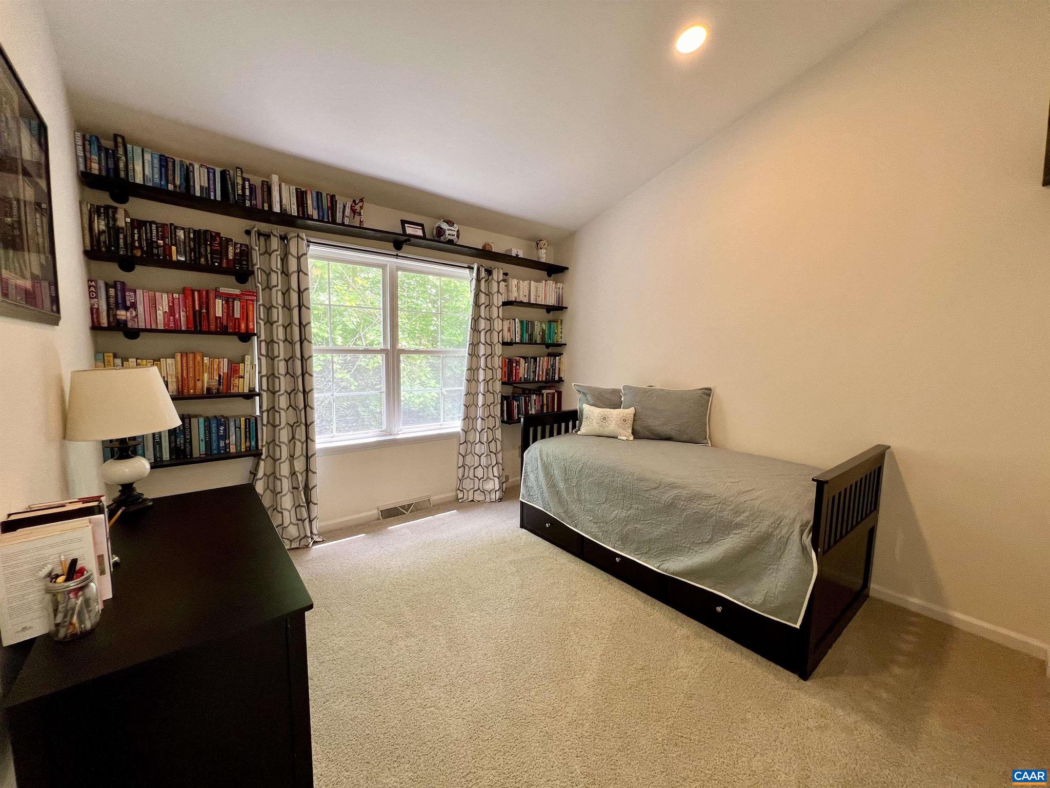 FOREST LAKES - Residential