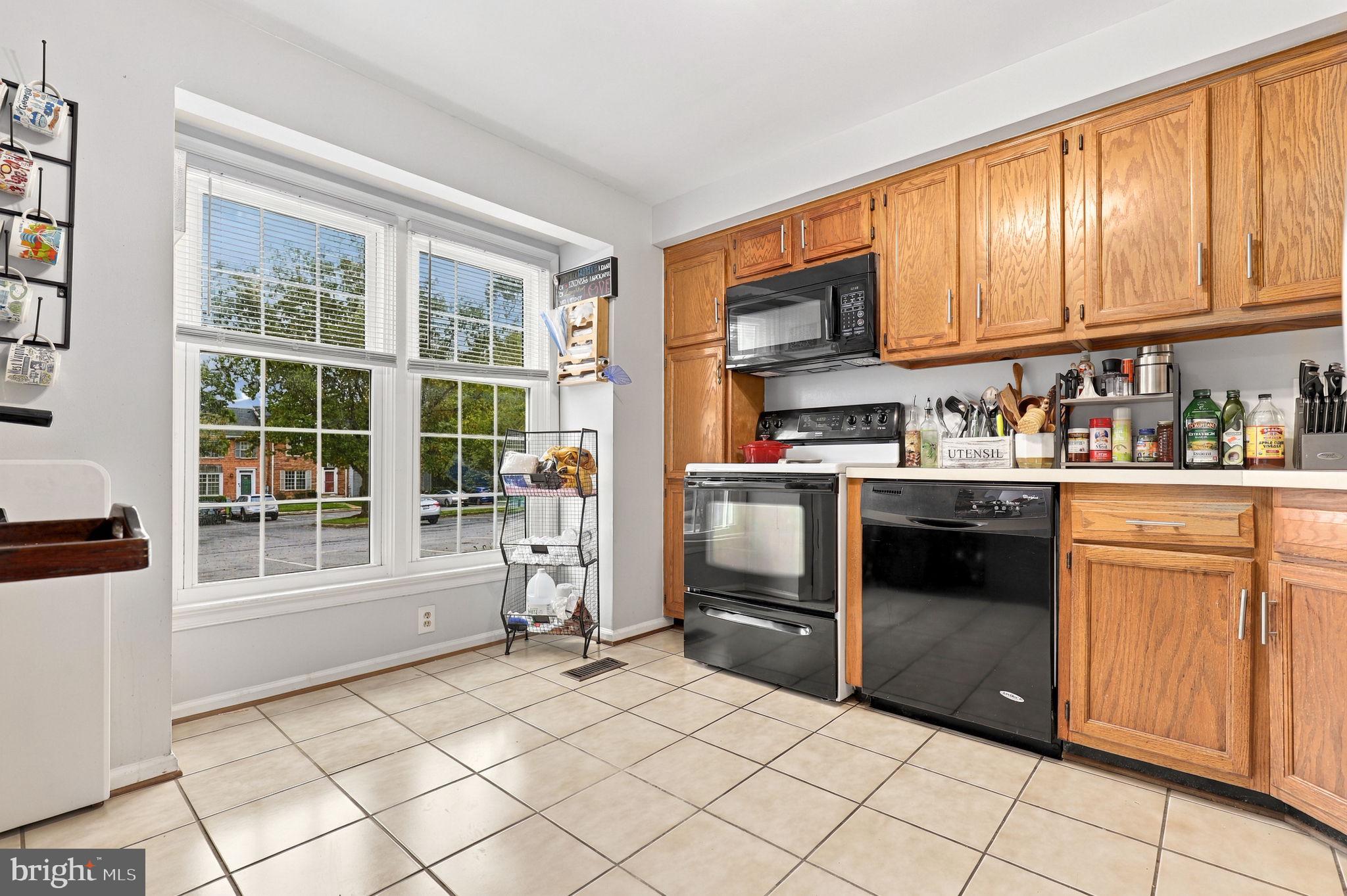 7992 WINDSAIL COURT