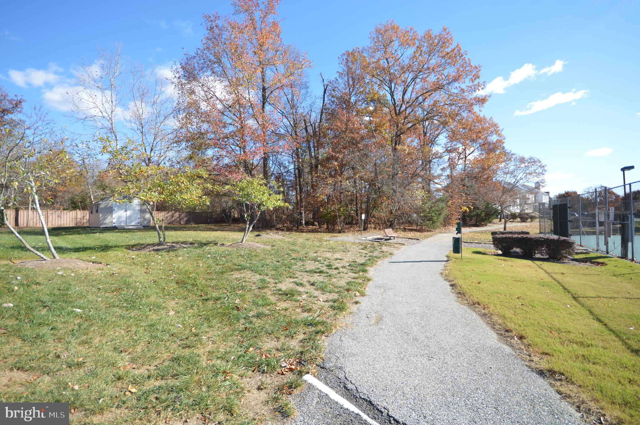 SUMMIT CREEK - Residential