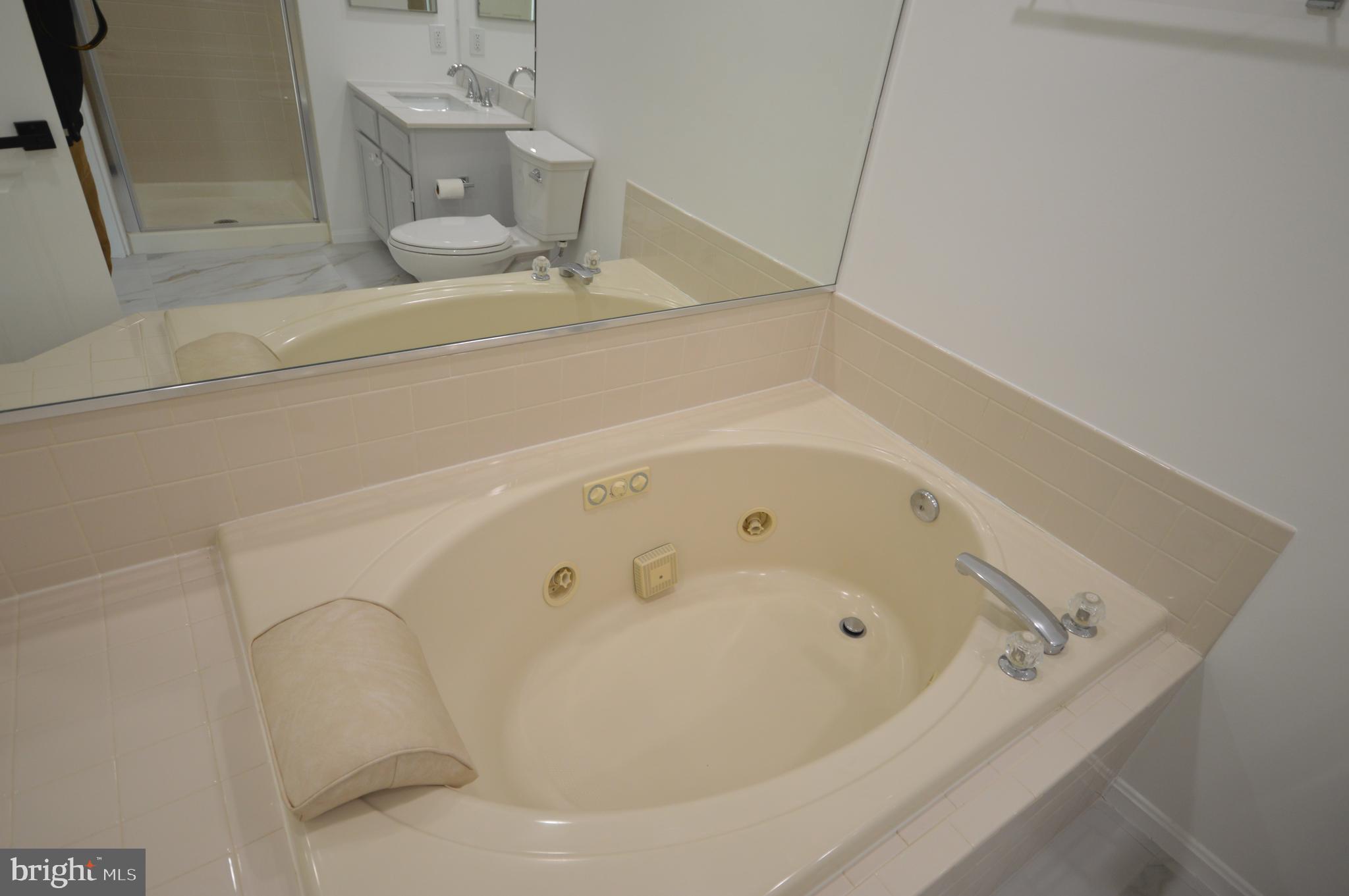 SUMMIT CREEK - Residential