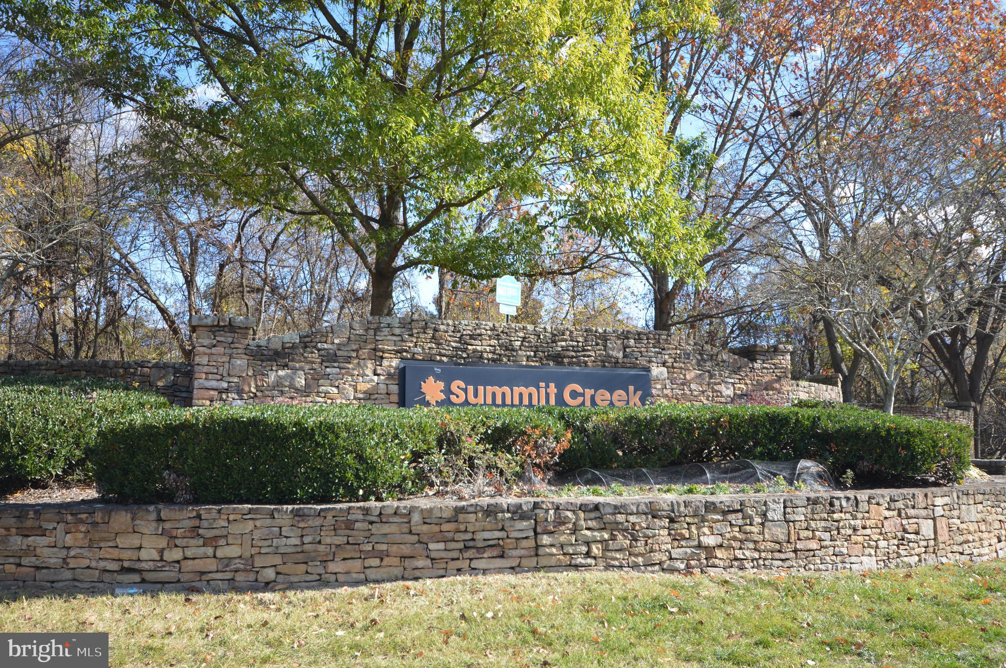 SUMMIT CREEK - Residential