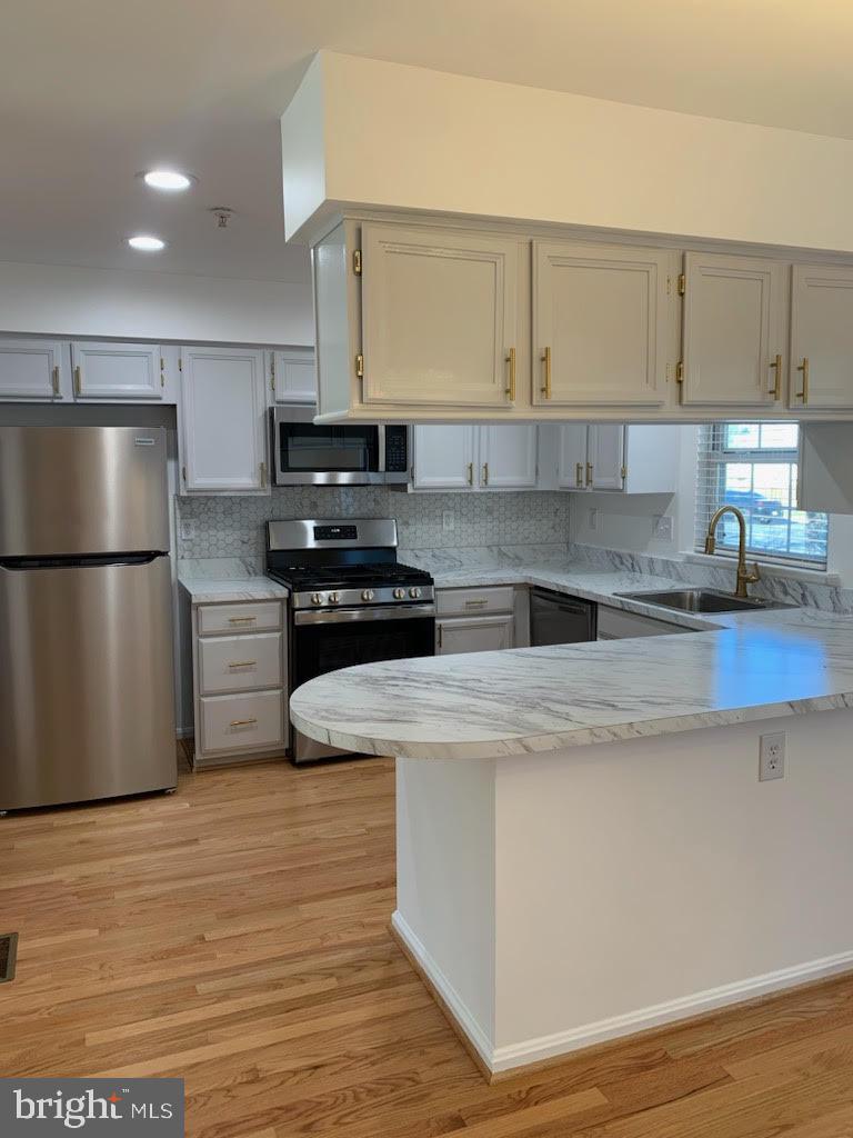 SUMMIT CREEK - Residential