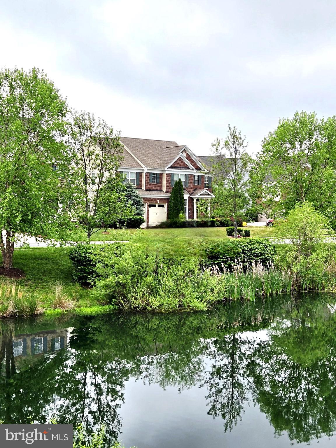 42134 AUTUMN RAIN CIRCLE