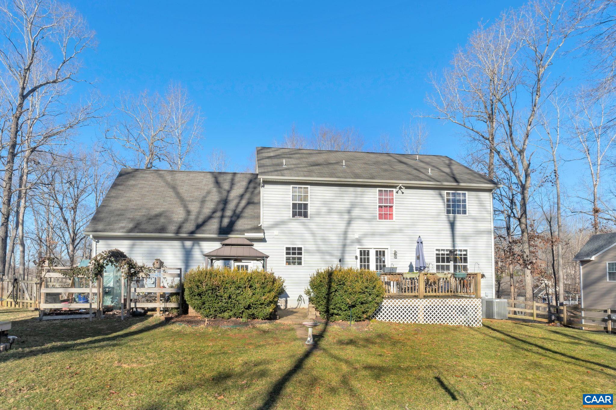 LAKE MONTICELLO - Residential