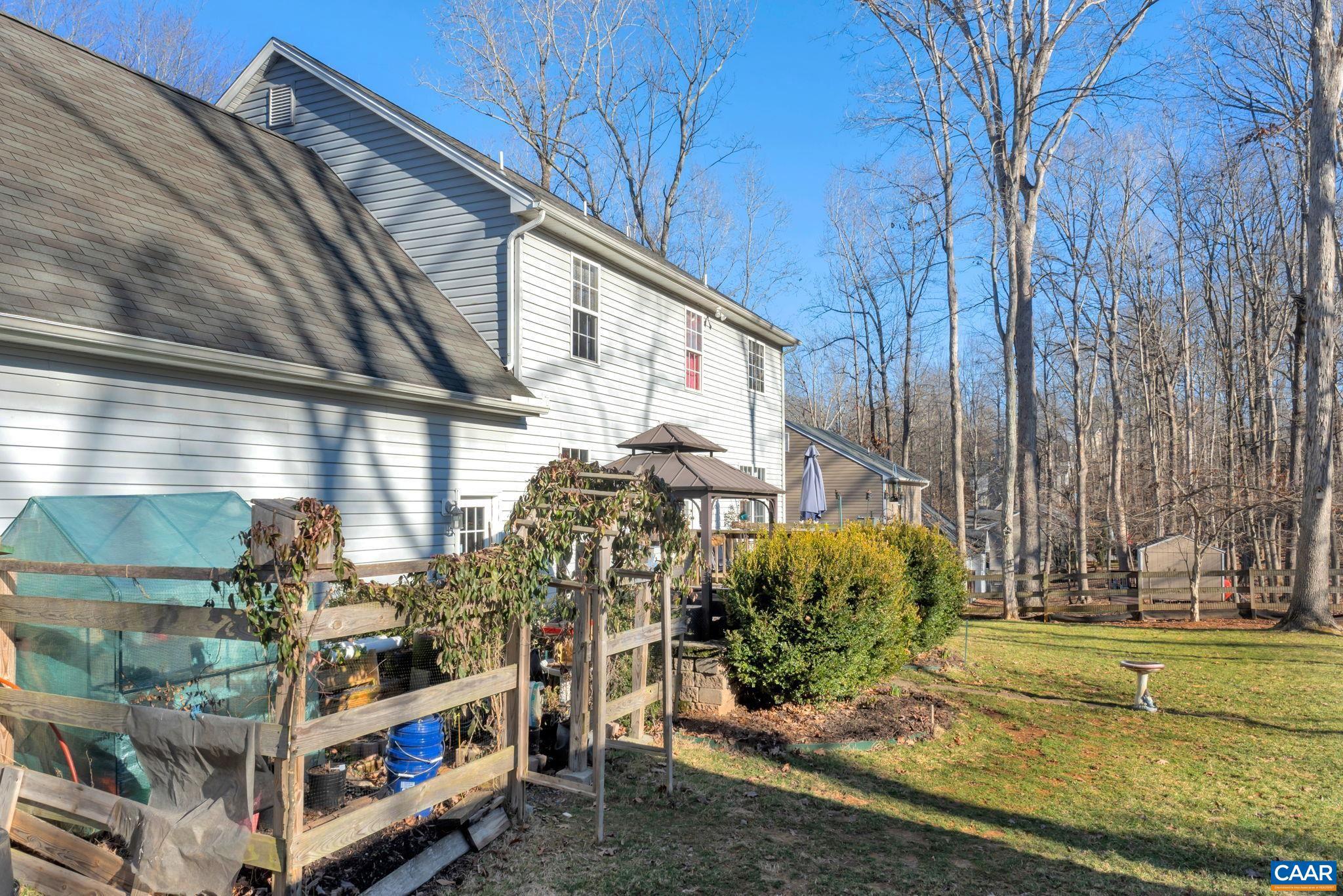 LAKE MONTICELLO - Residential