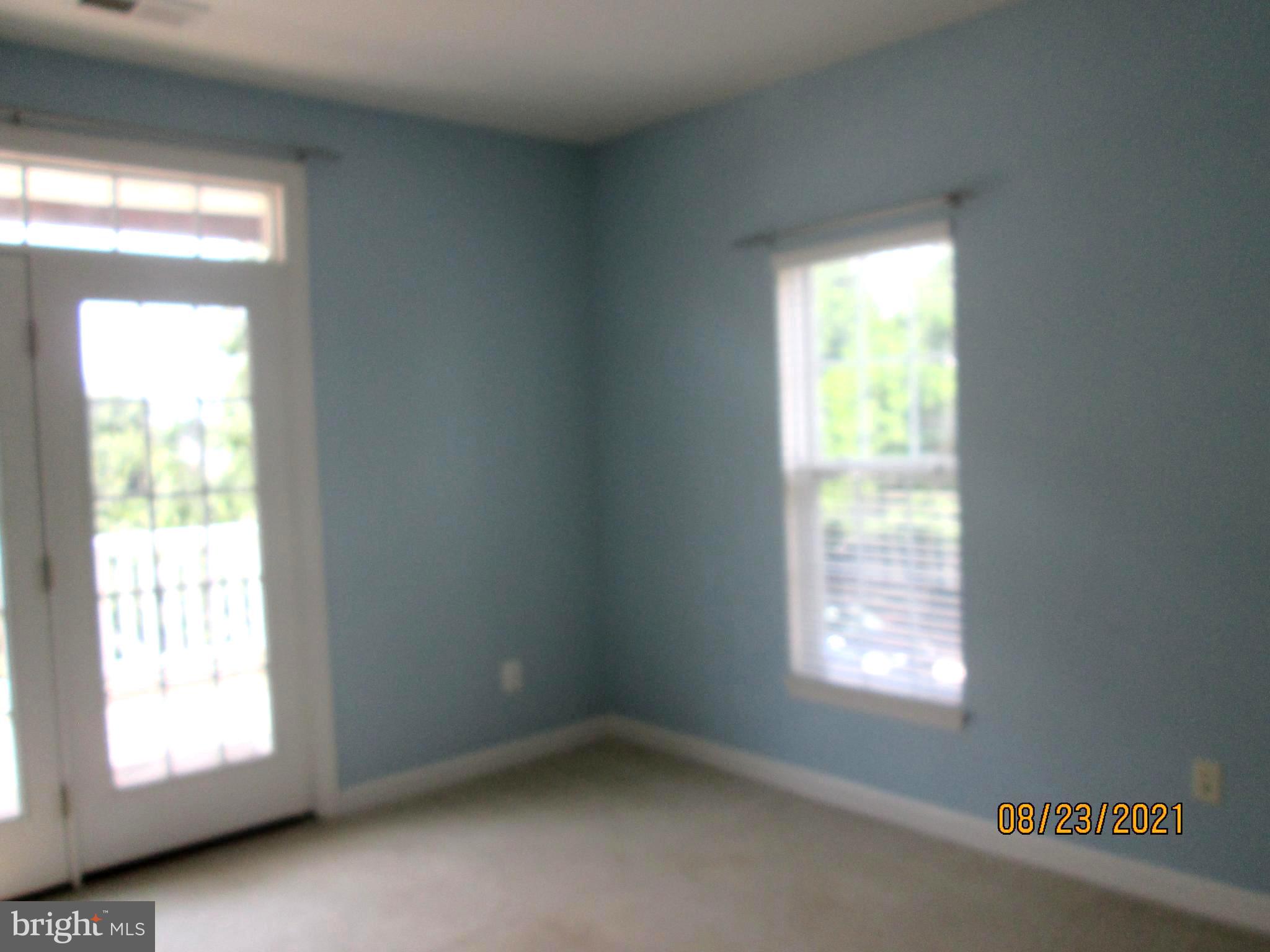 RESIDENCES AT SULLIVAN - Residential Lease