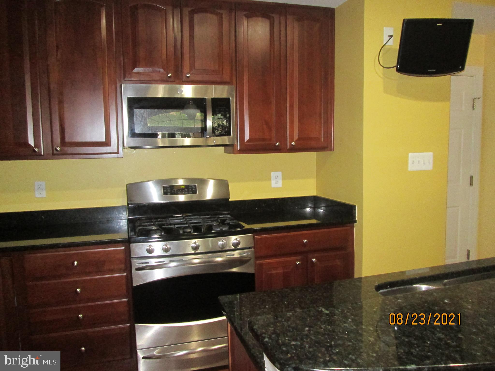 RESIDENCES AT SULLIVAN - Residential Lease