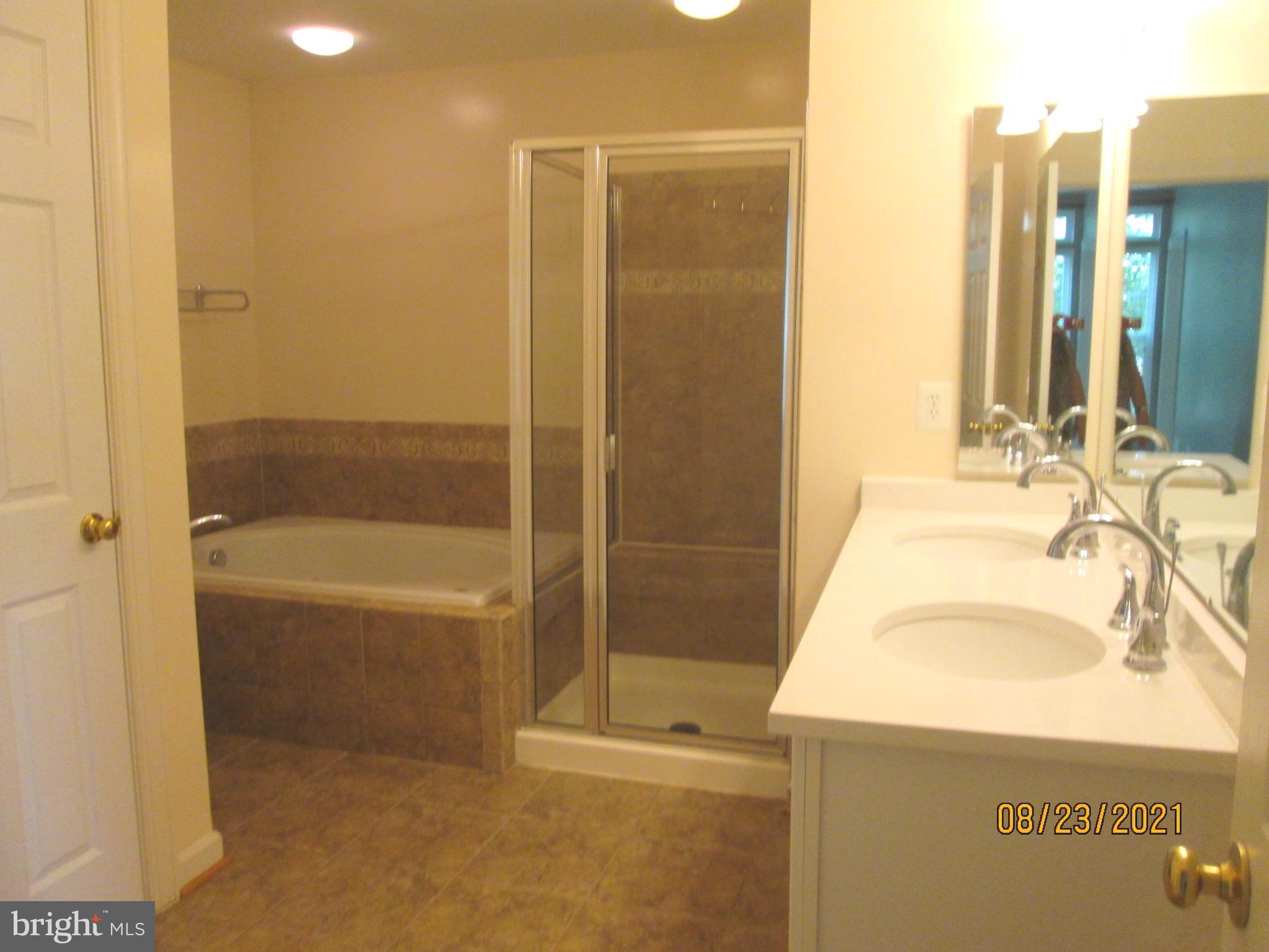 RESIDENCES AT SULLIVAN - Residential Lease