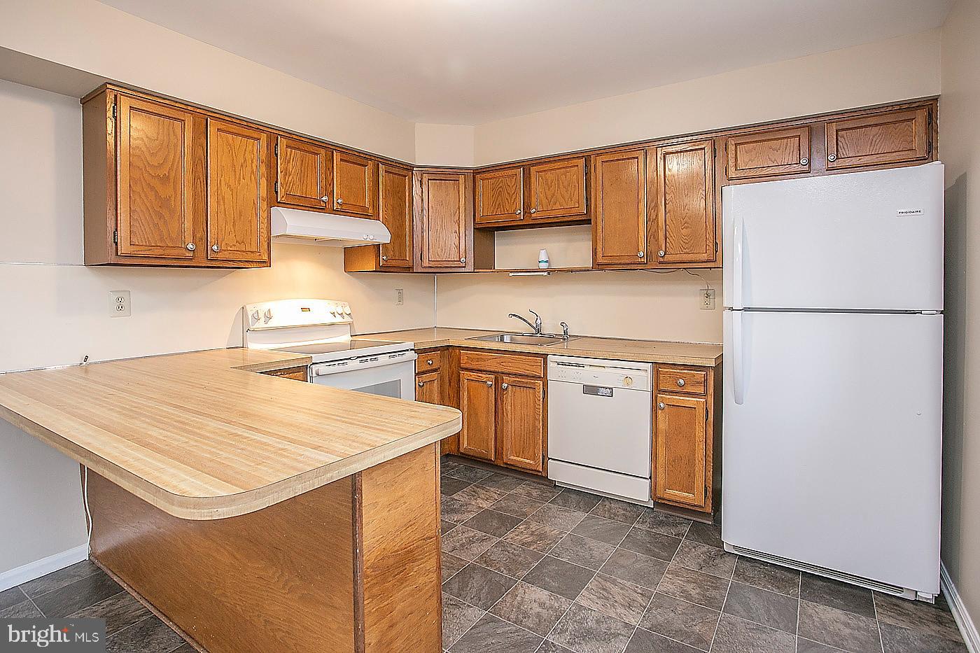 SADDLEBROOK ESTS - Residential