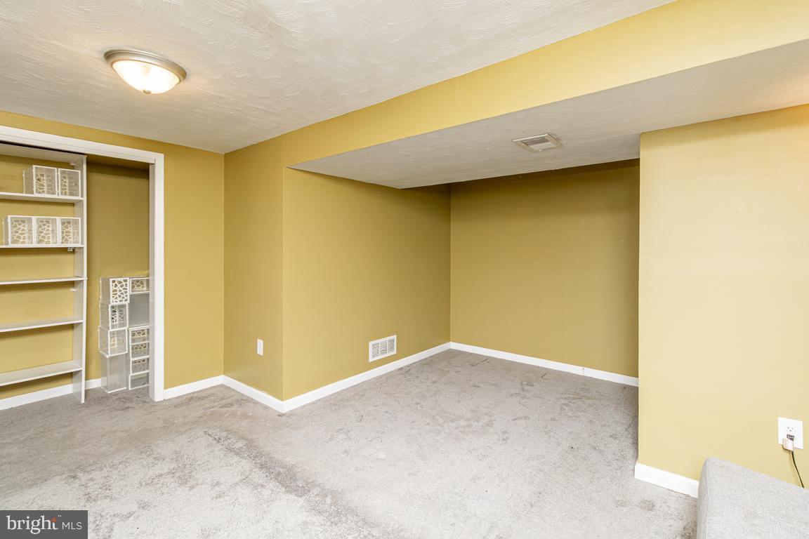 TEMPLE HILLS - Residential