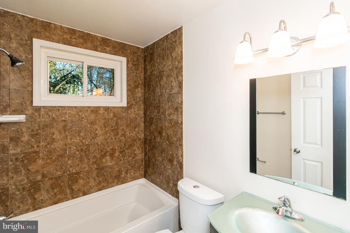 TEMPLE HILLS - Residential