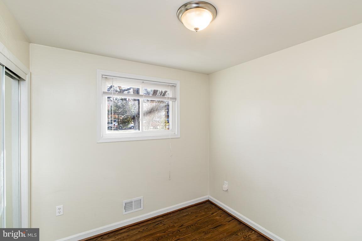 TEMPLE HILLS - Residential