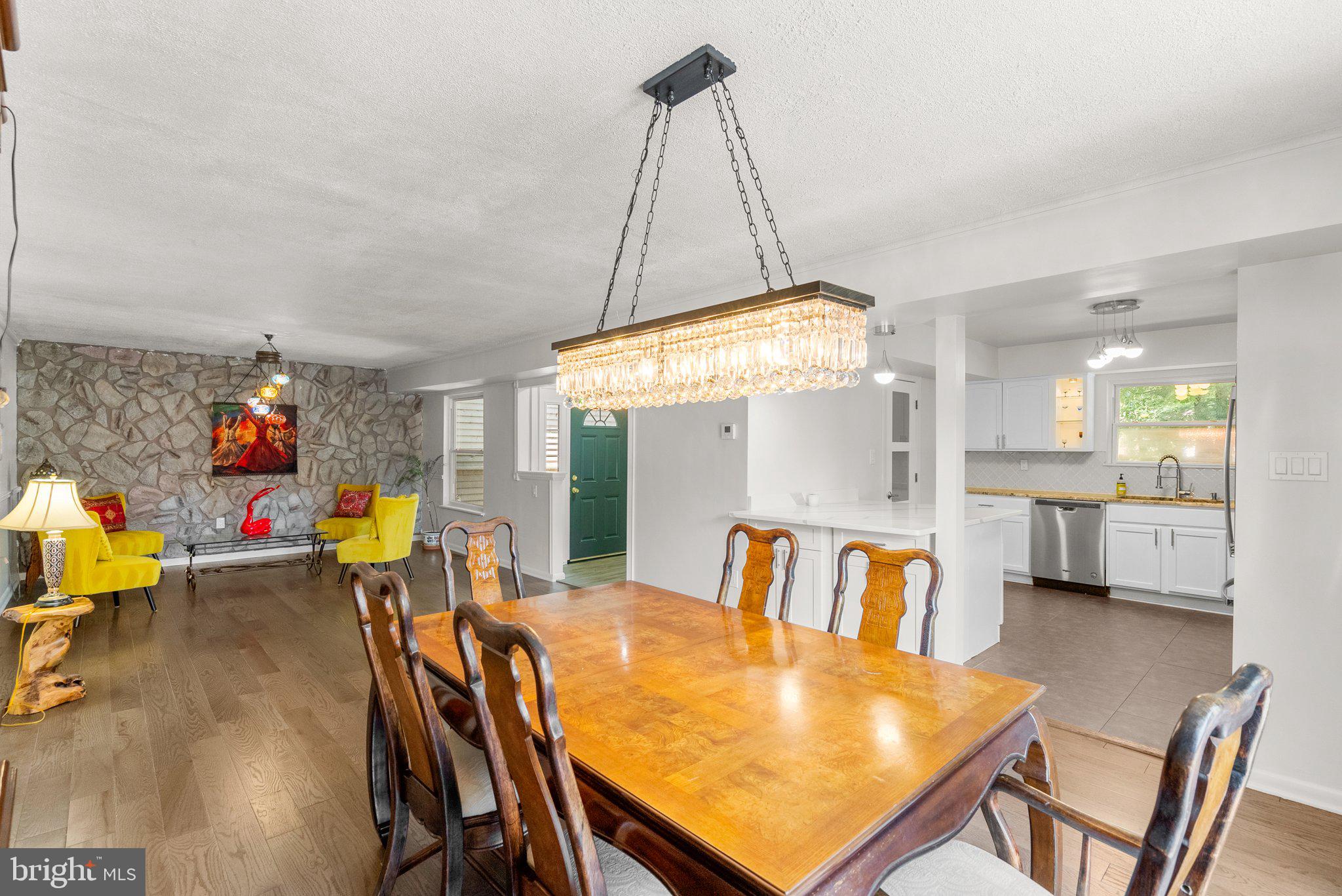 52 ANNA COURT 275