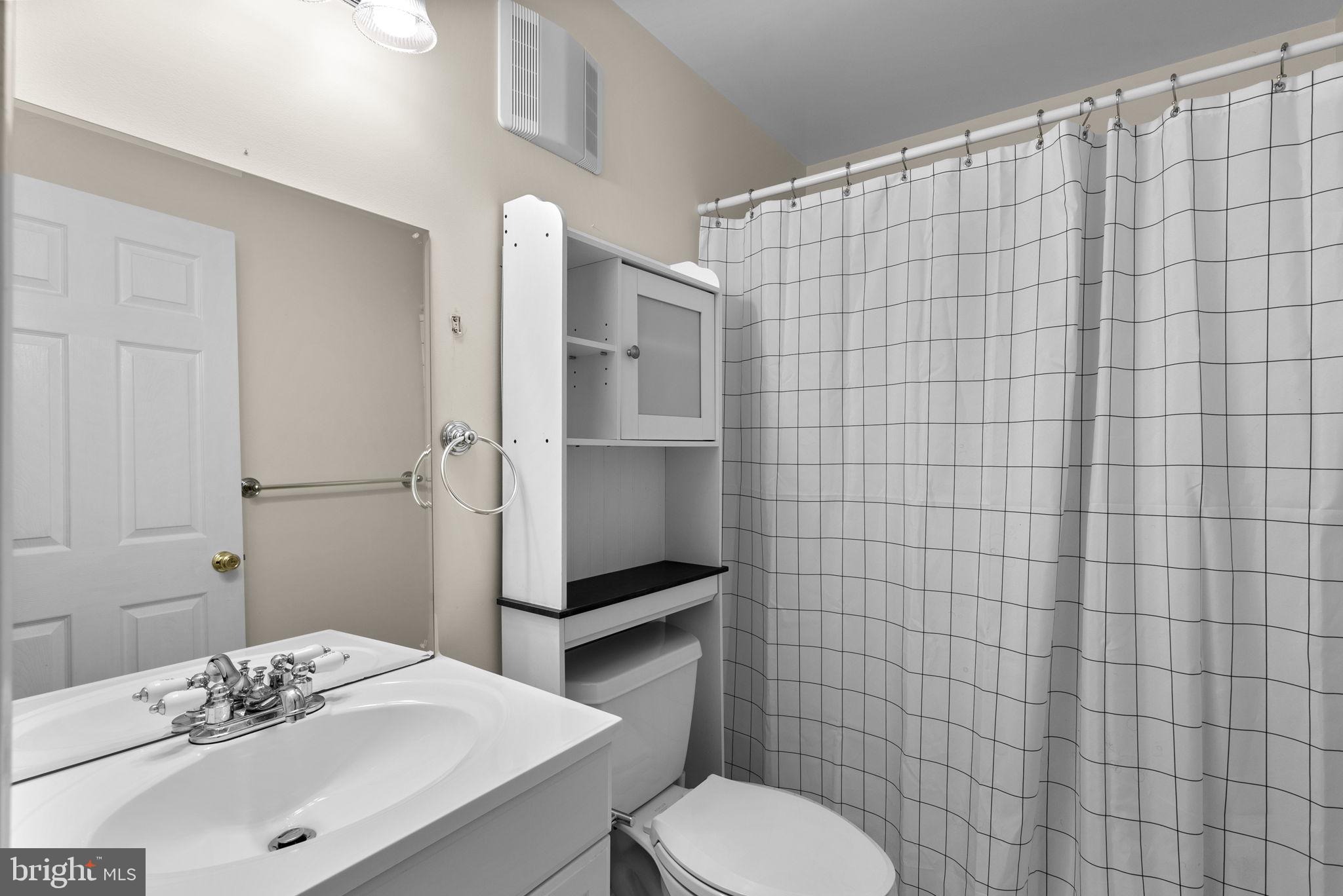 WINDGATE CONDO - Residential