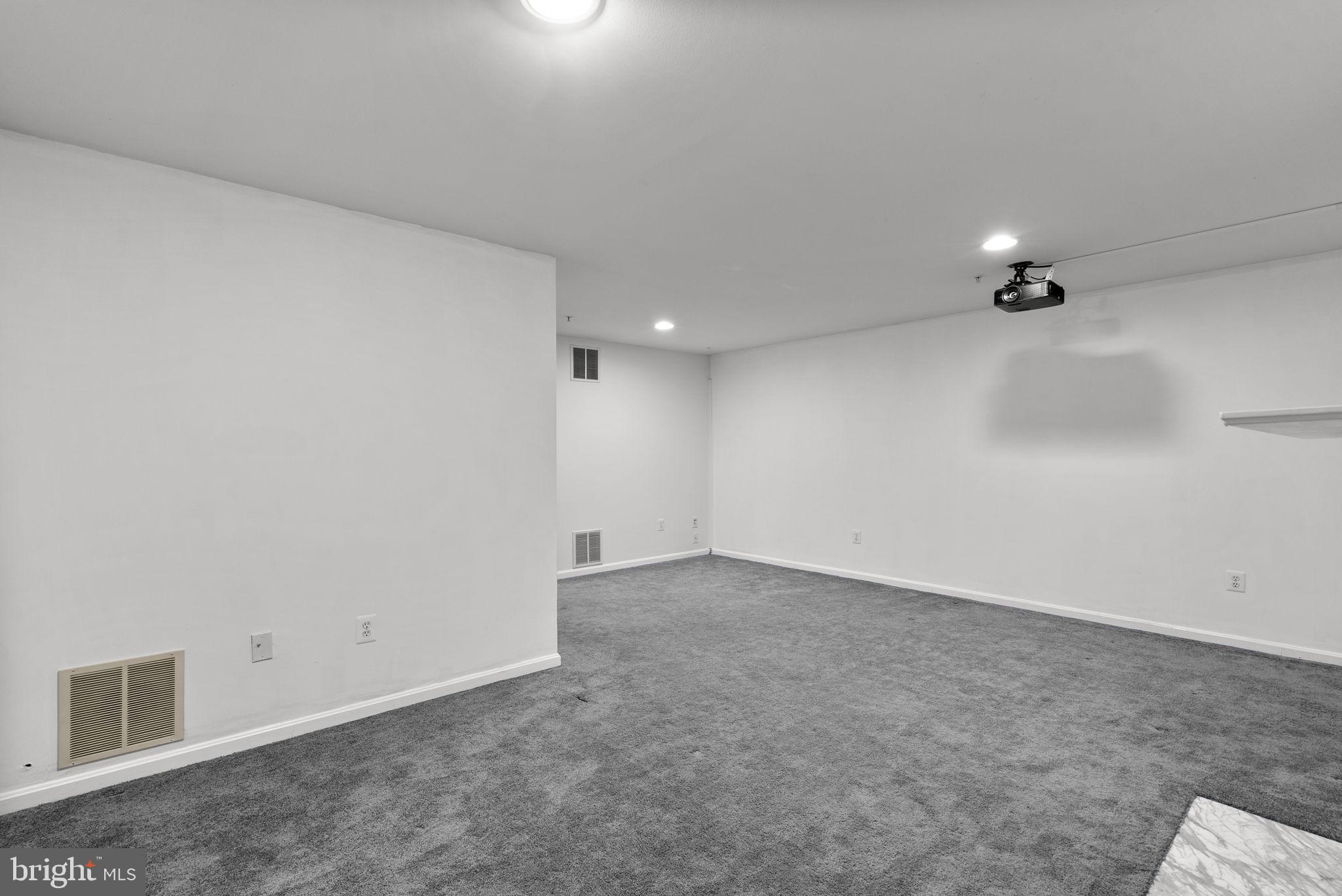 WINDGATE CONDO - Residential