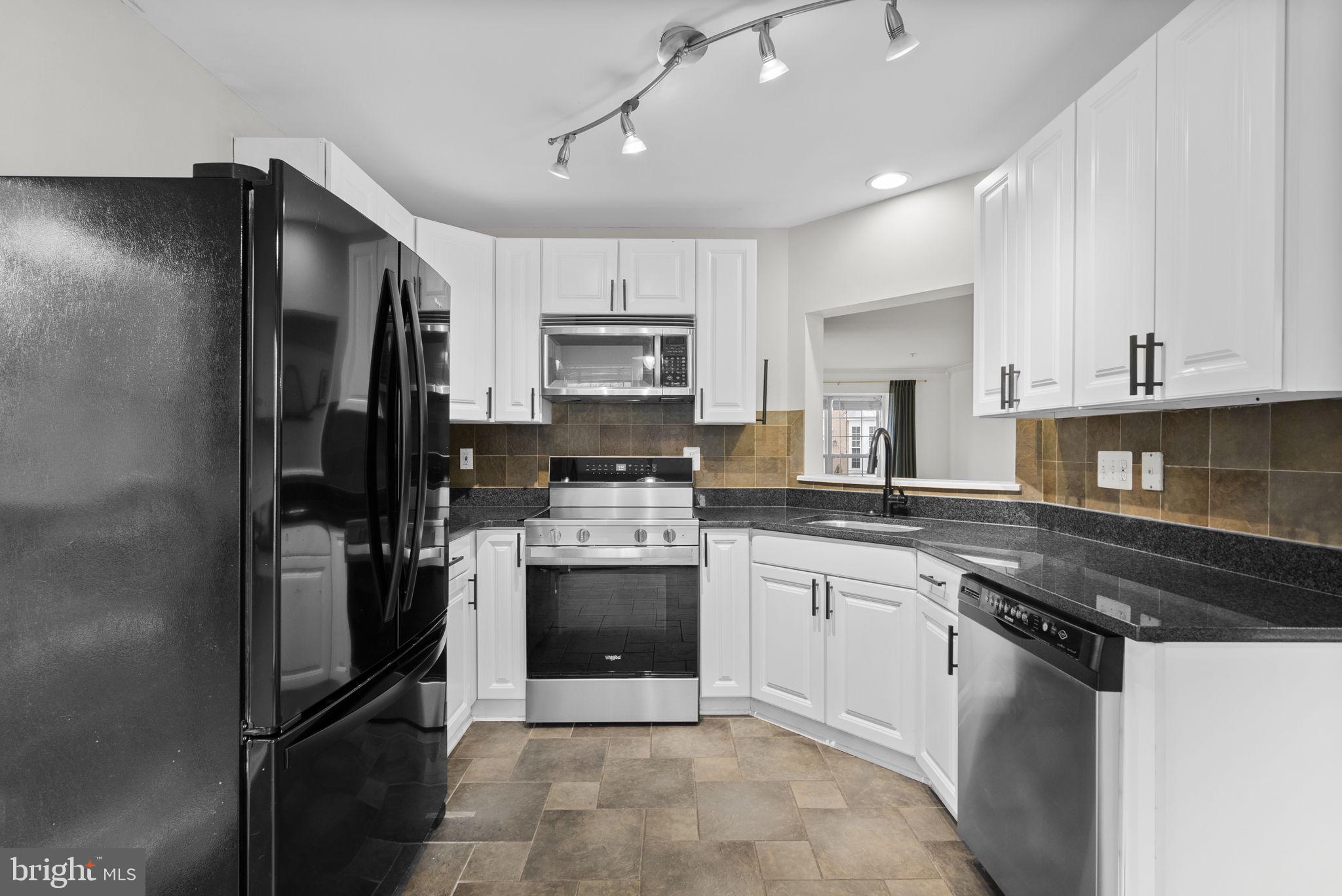 WINDGATE CONDO - Residential