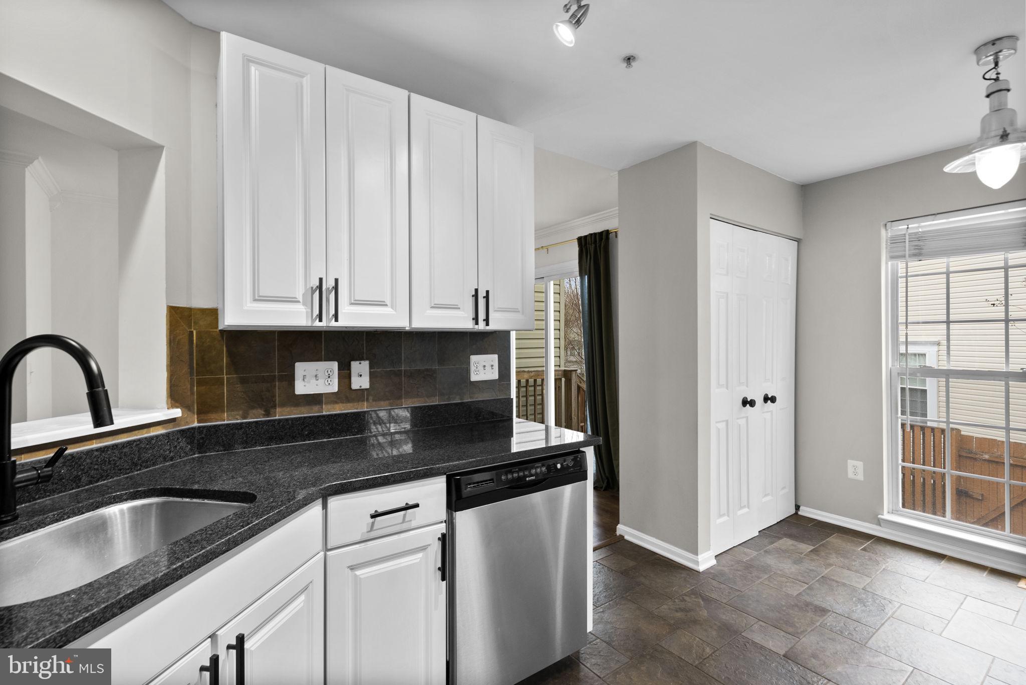 WINDGATE CONDO - Residential