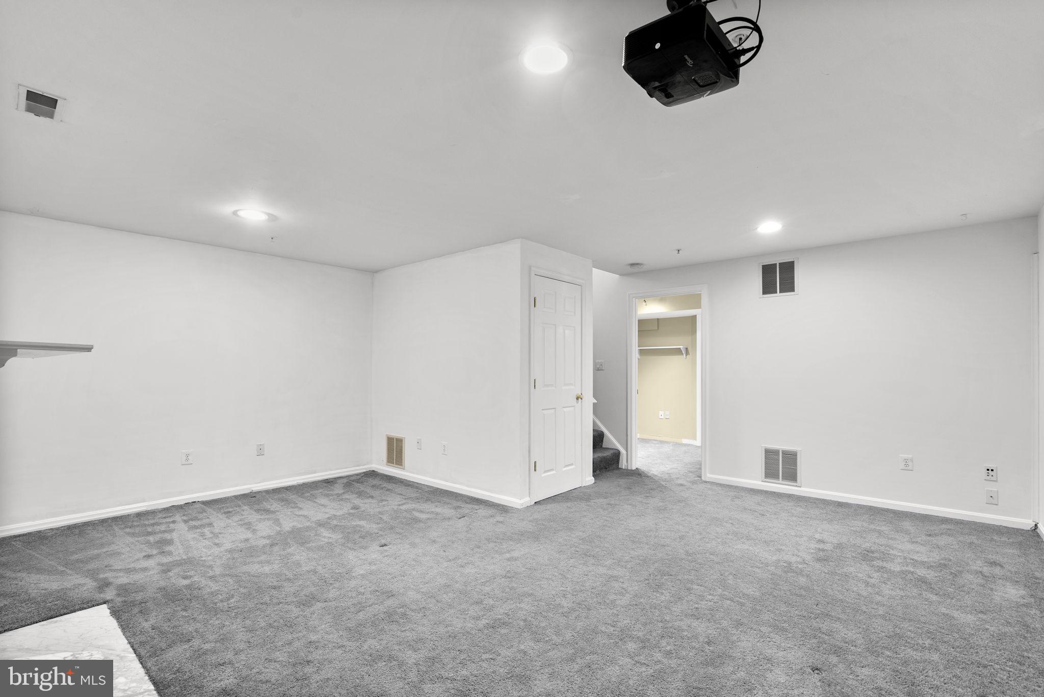 WINDGATE CONDO - Residential