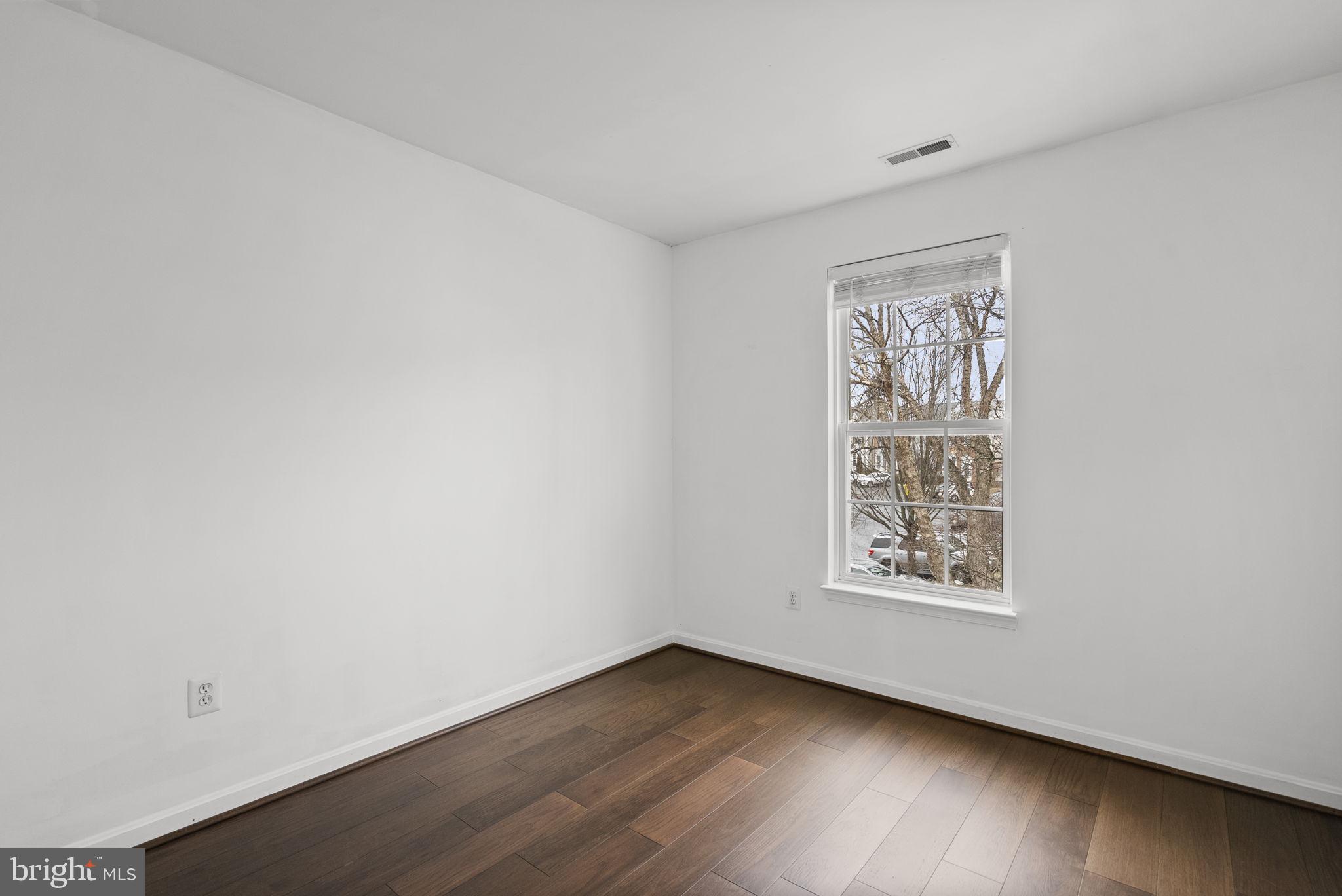 WINDGATE CONDO - Residential