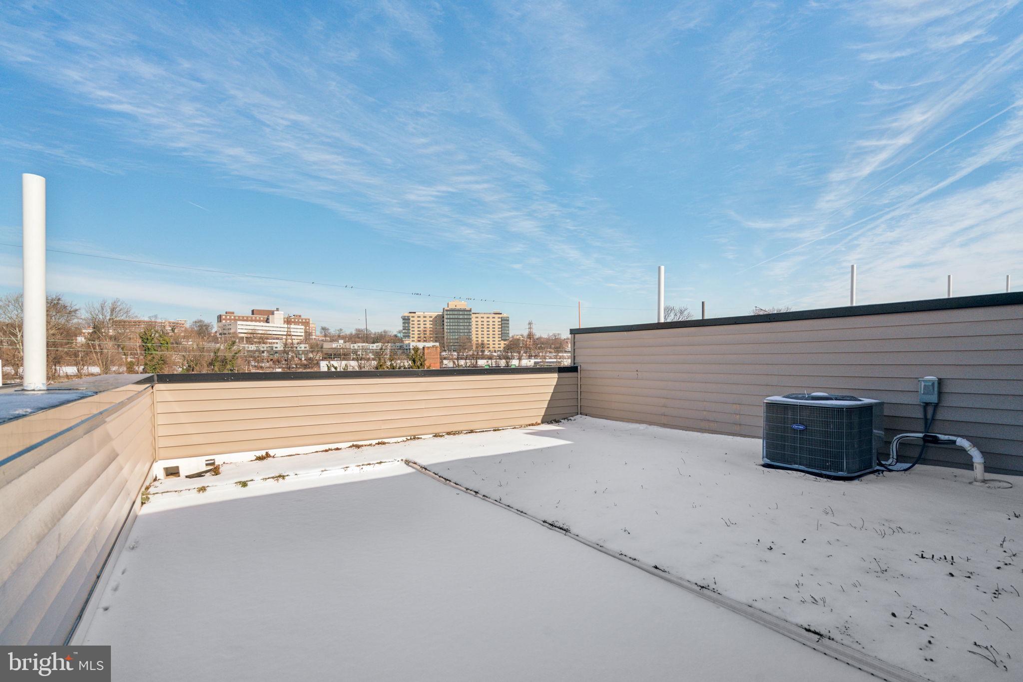 EAST FALLS - Commercial Sale
