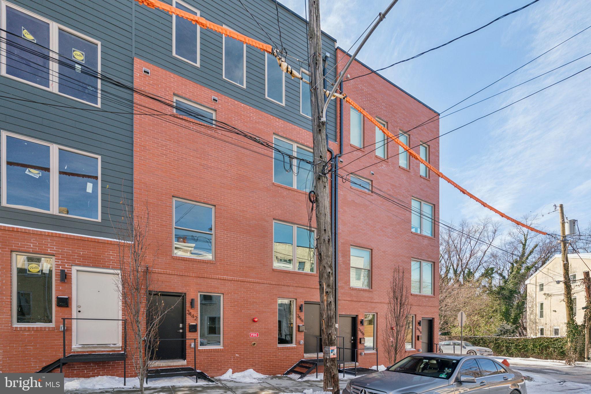 EAST FALLS - Commercial Sale