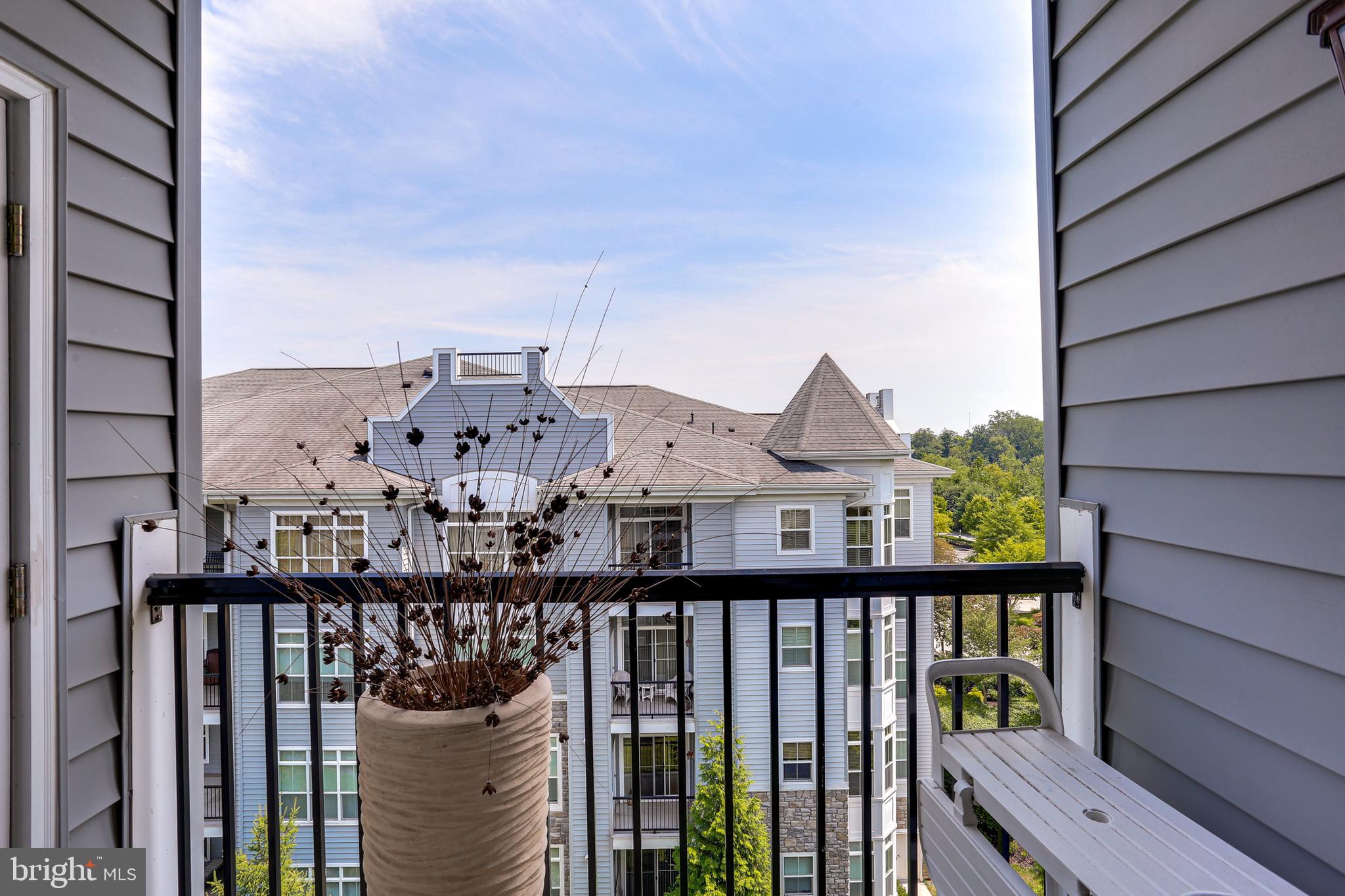 THE BLUFFS AT QUARRY LAKE - Residential
