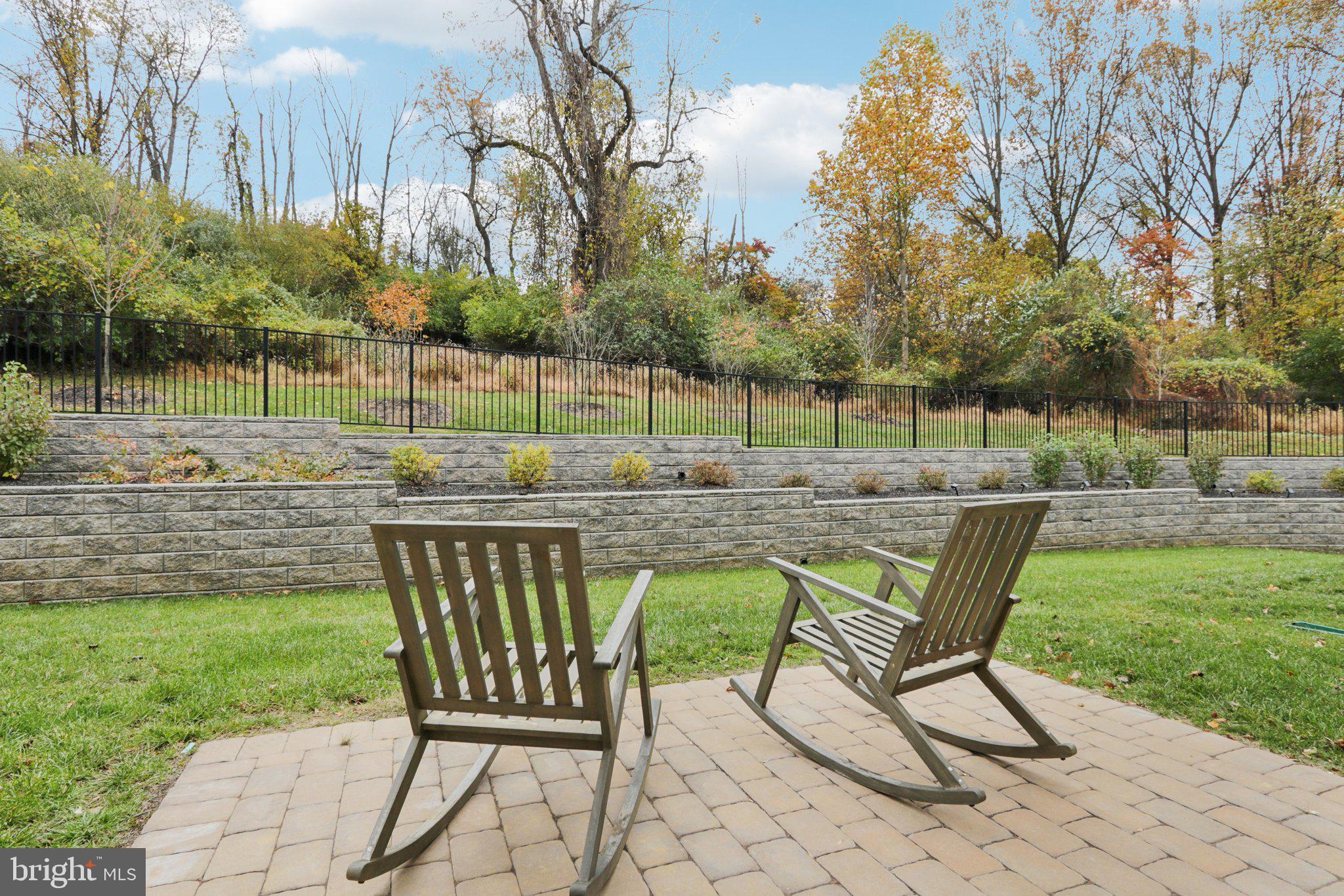 WILLISTOWN POINT - Residential