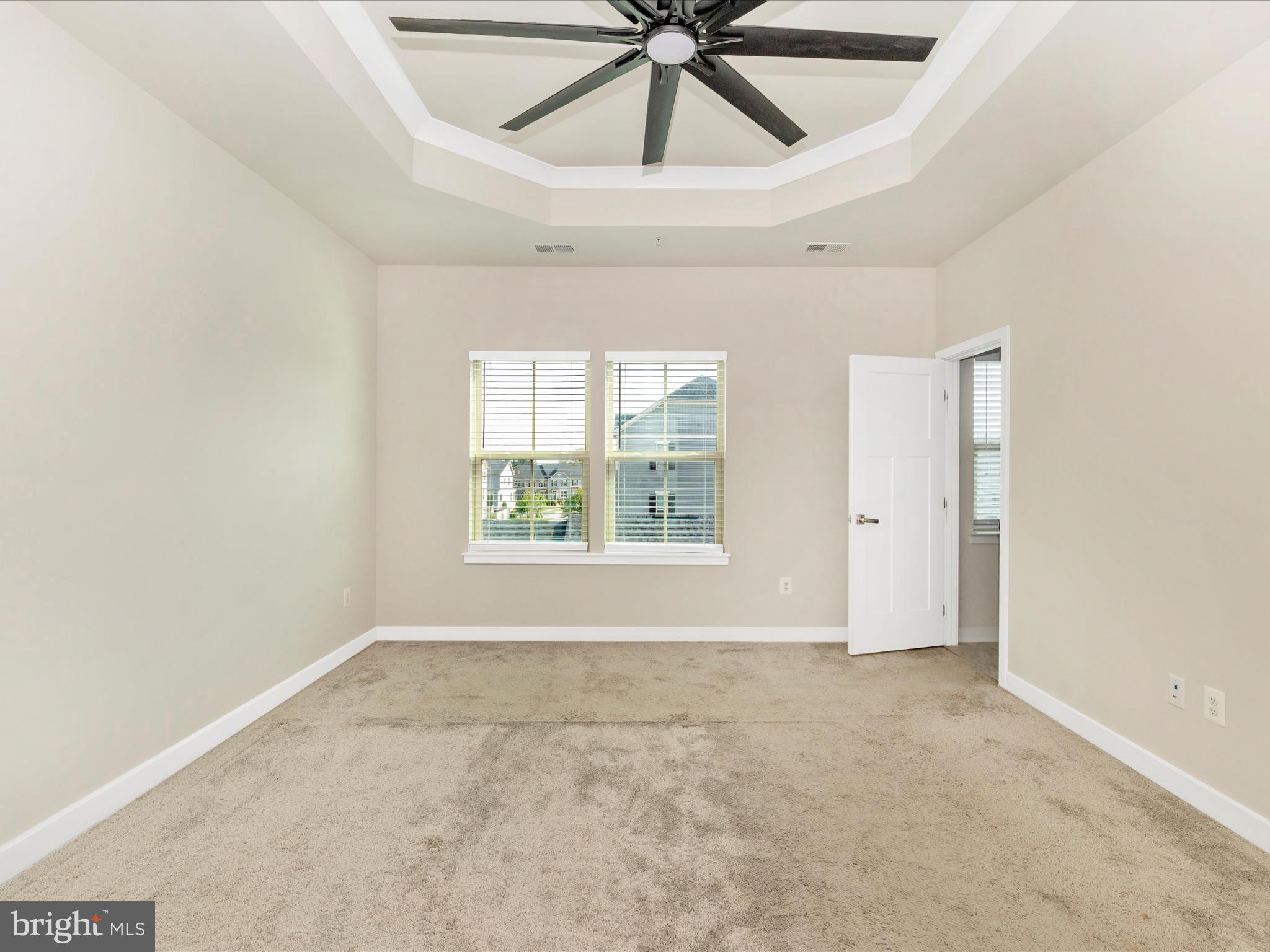 LAKE LINGANORE TOWN CENTER - Residential