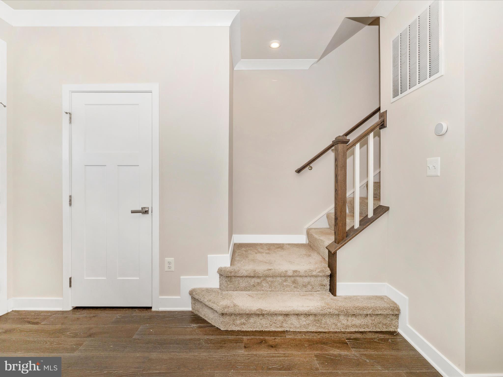 LAKE LINGANORE TOWN CENTER - Residential