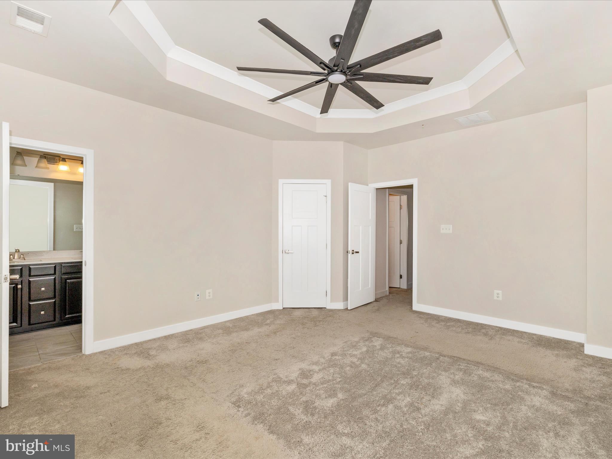 LAKE LINGANORE TOWN CENTER - Residential