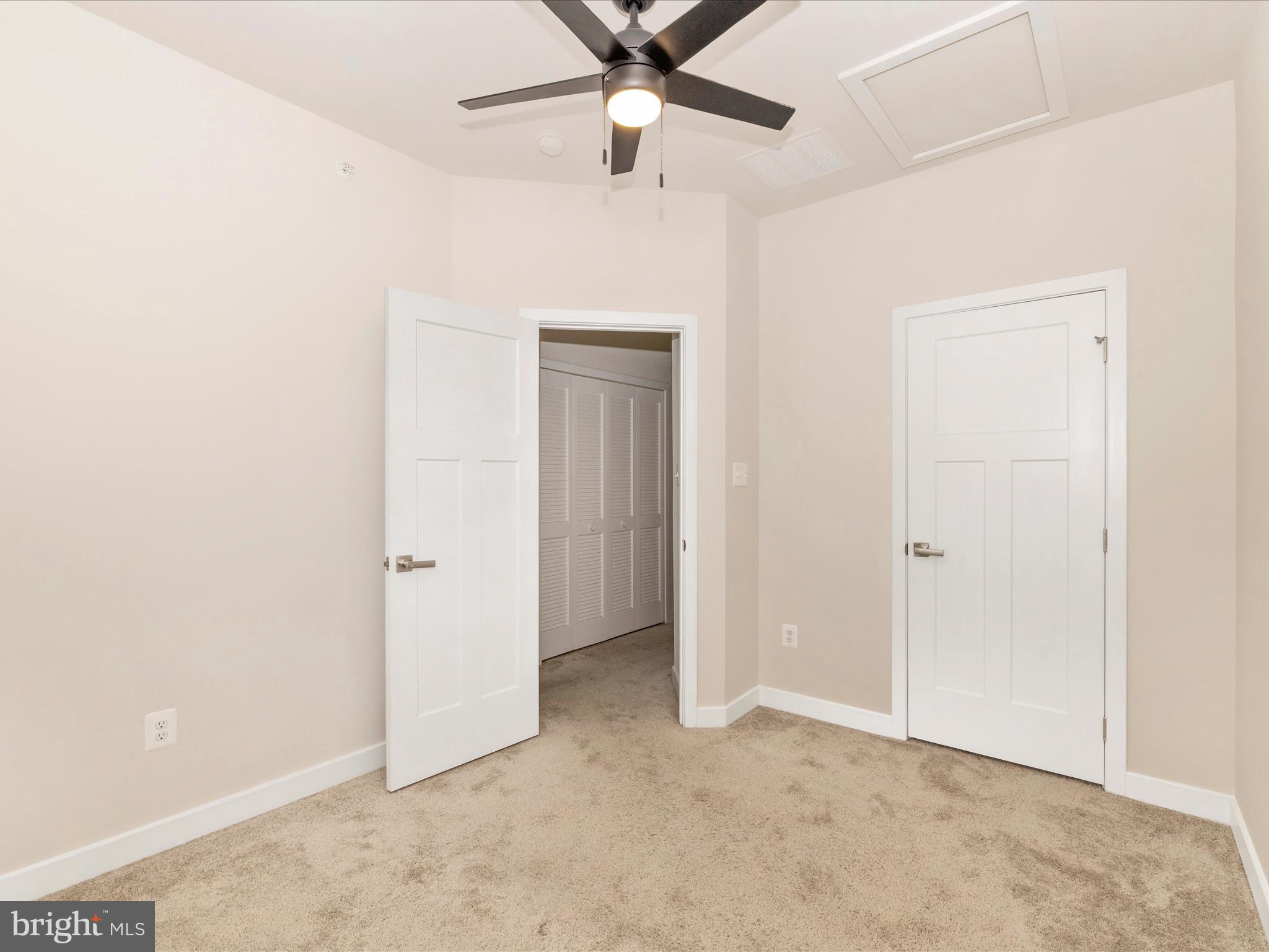 LAKE LINGANORE TOWN CENTER - Residential