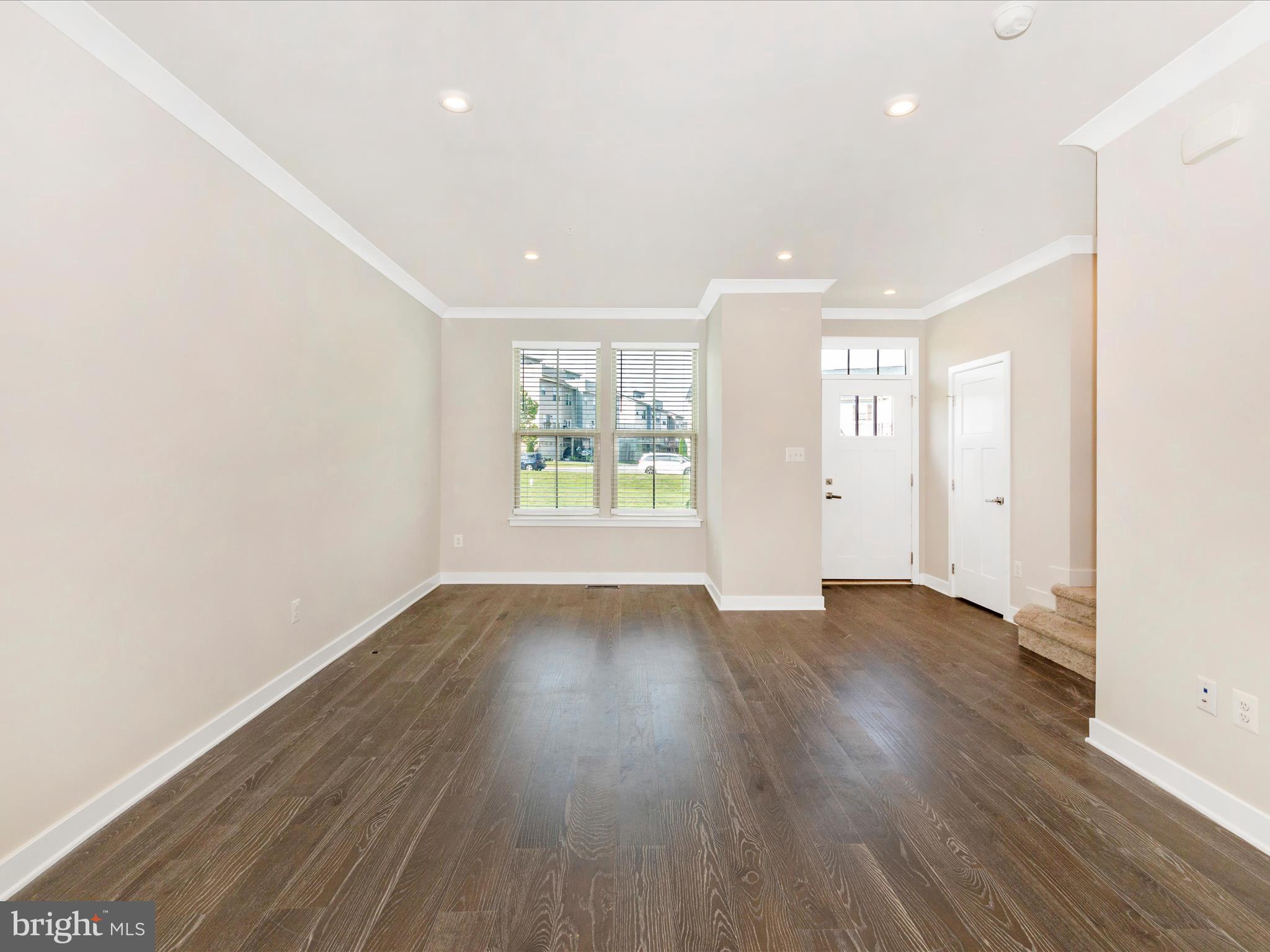 LAKE LINGANORE TOWN CENTER - Residential