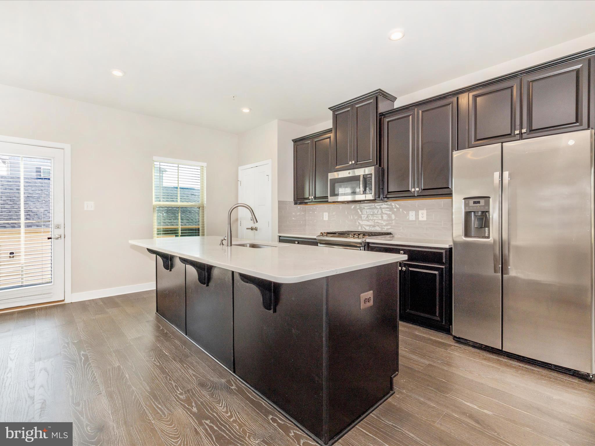 LAKE LINGANORE TOWN CENTER - Residential