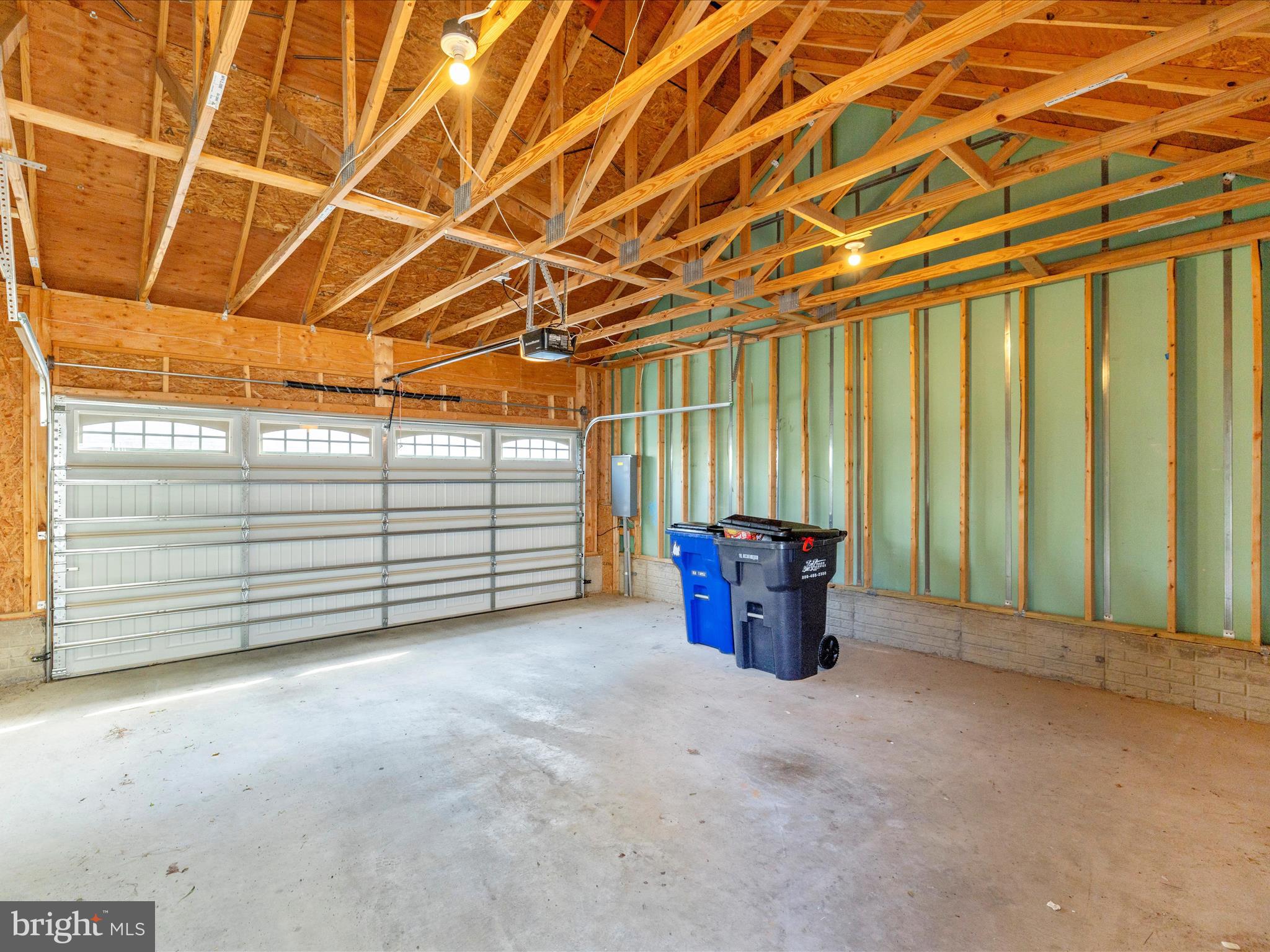 LAKE LINGANORE TOWN CENTER - Residential