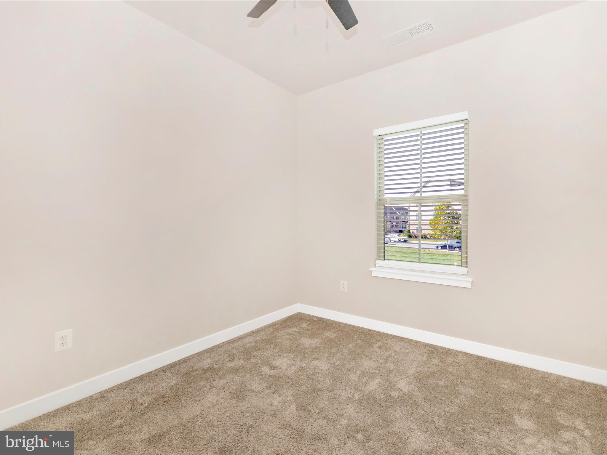 LAKE LINGANORE TOWN CENTER - Residential