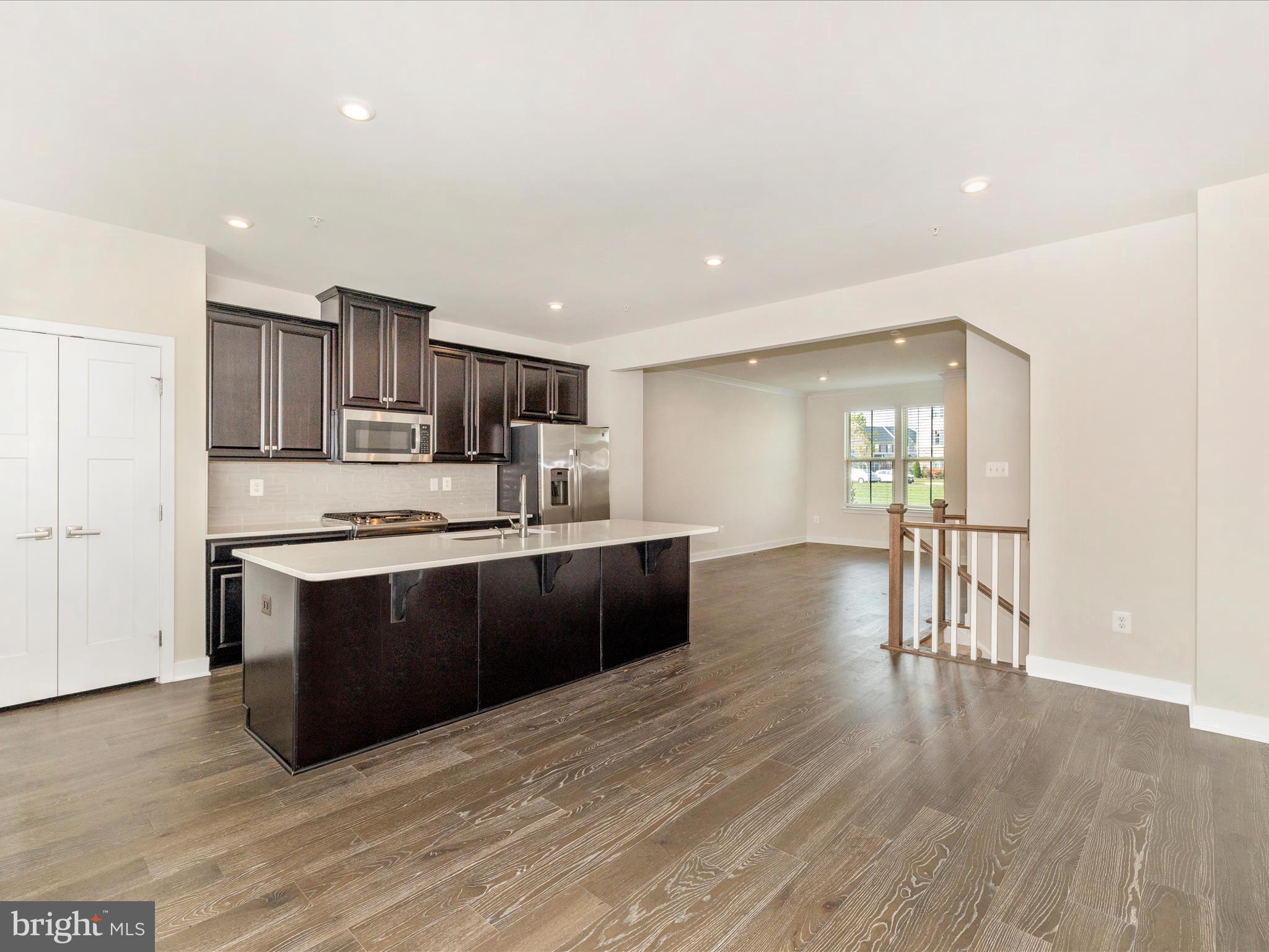 LAKE LINGANORE TOWN CENTER - Residential