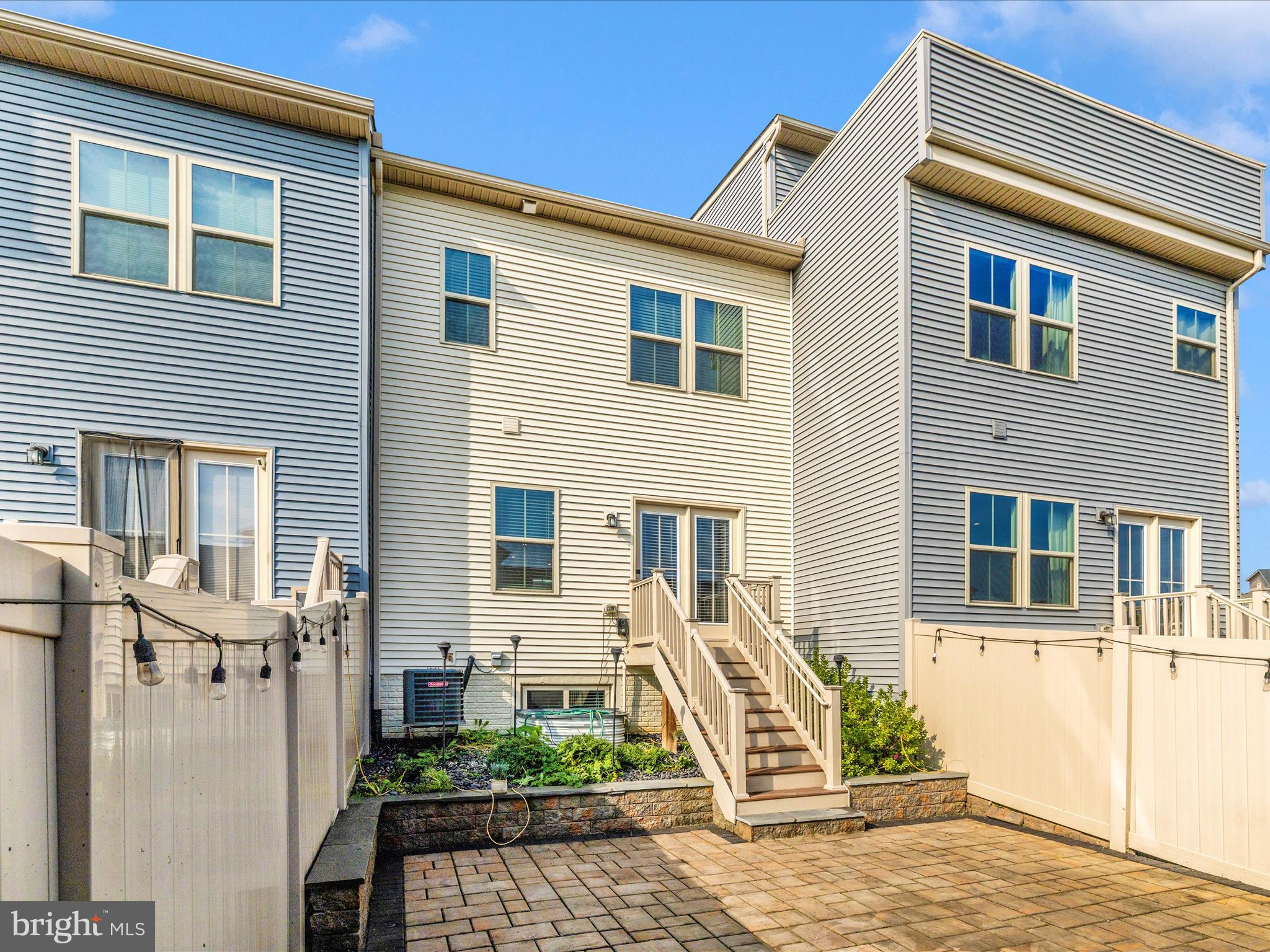 LAKE LINGANORE TOWN CENTER - Residential